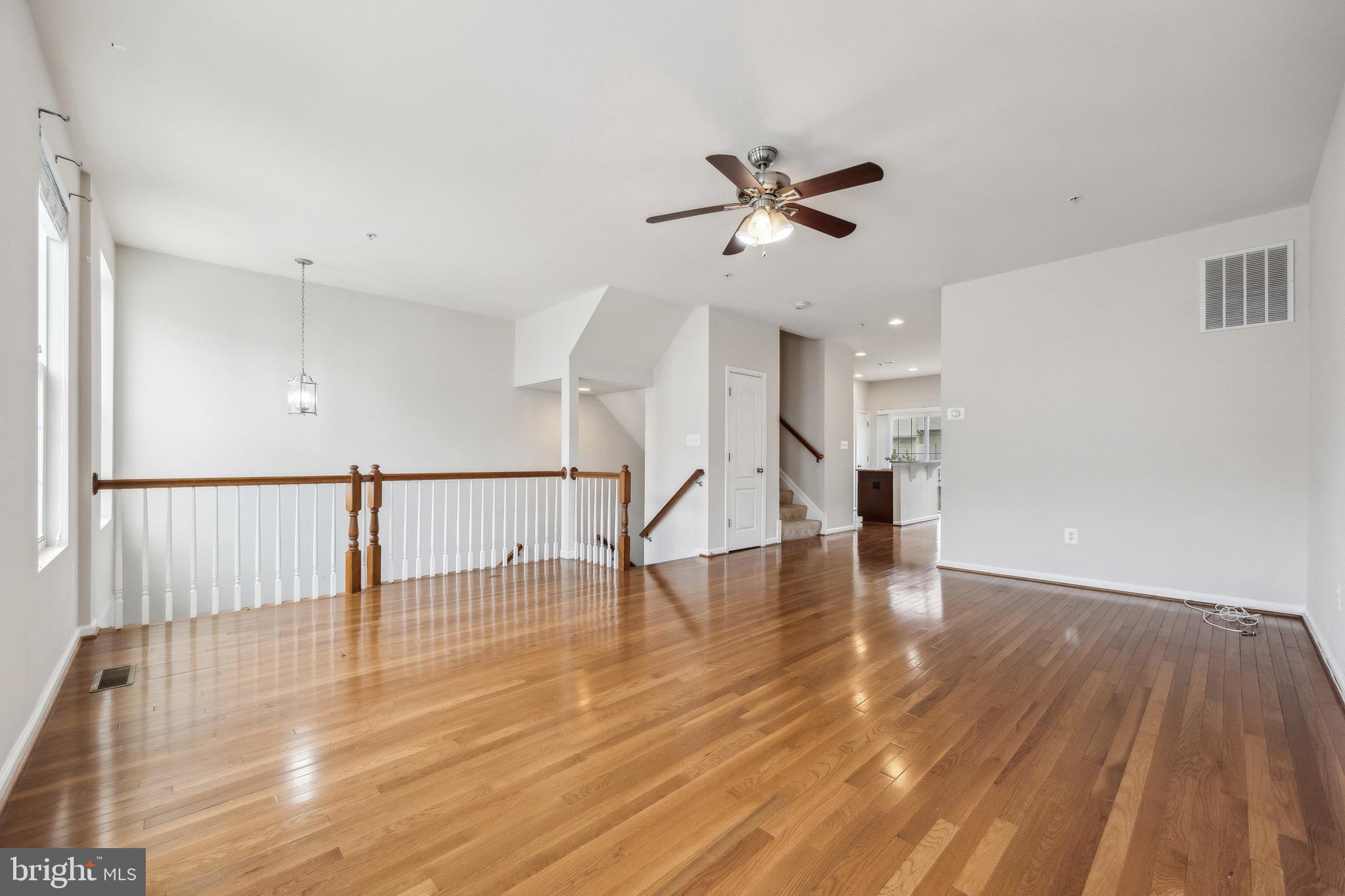 Real estate listing preview #4