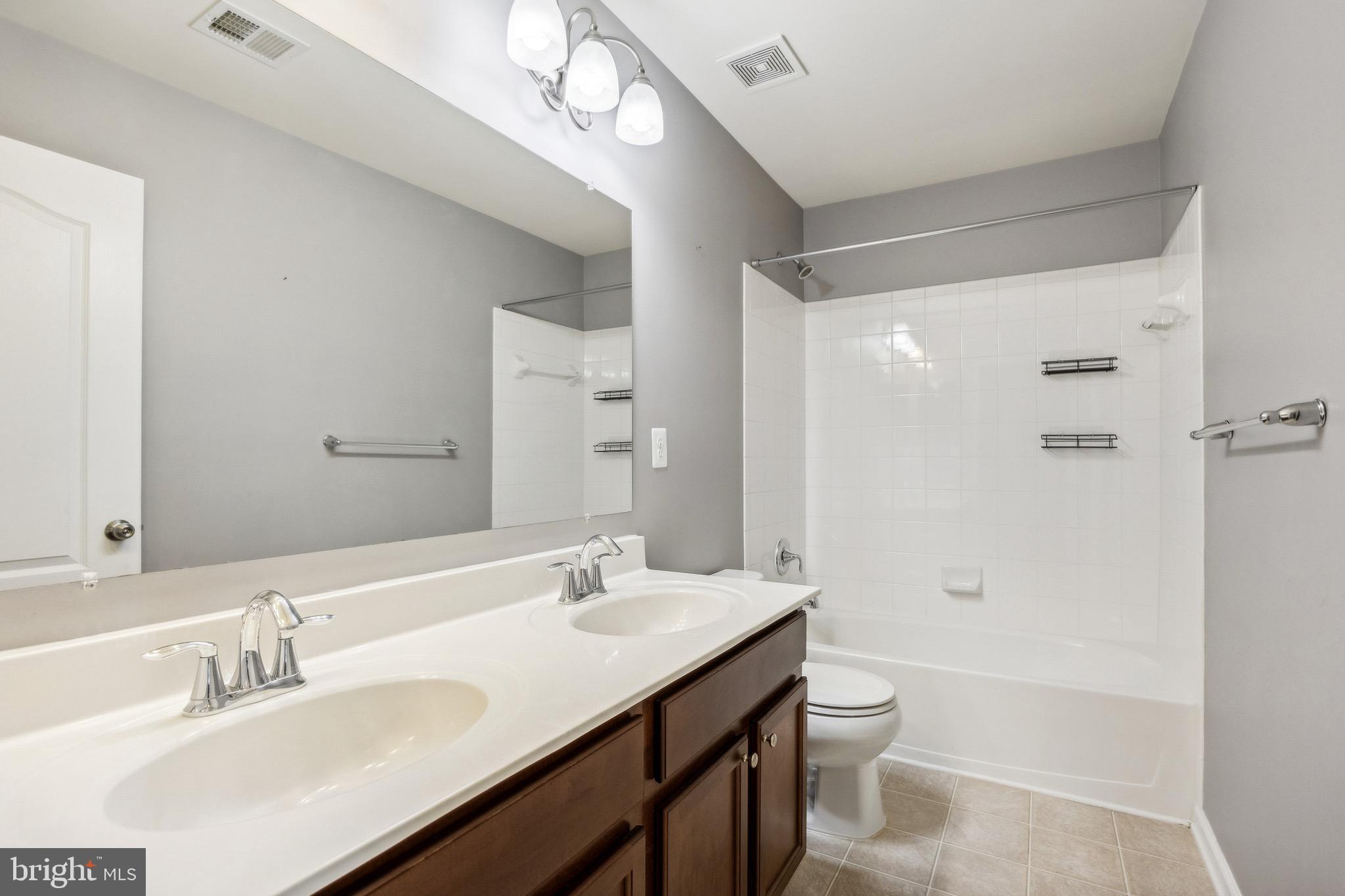 Real estate listing preview #17