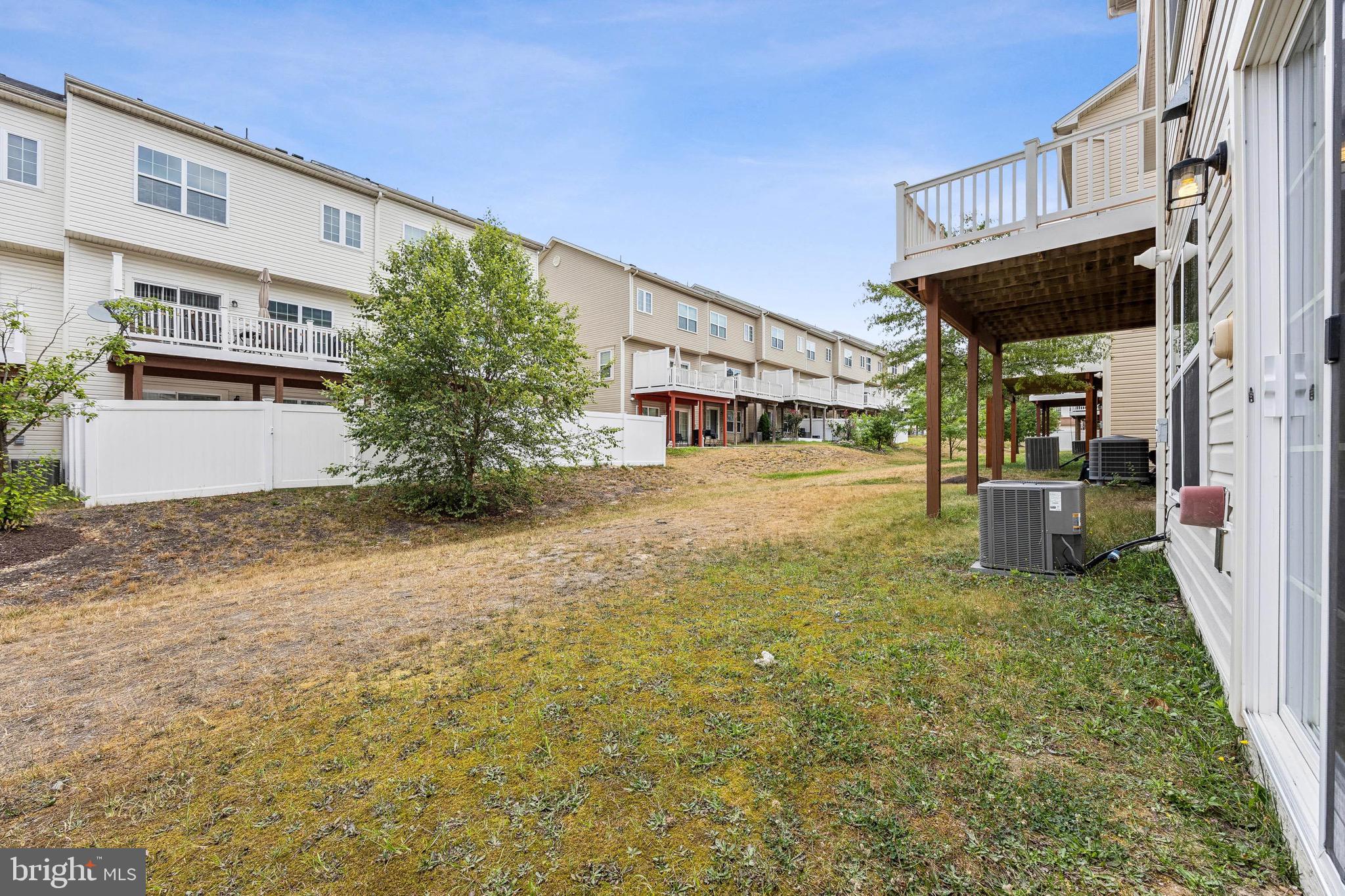 Real estate listing preview #24