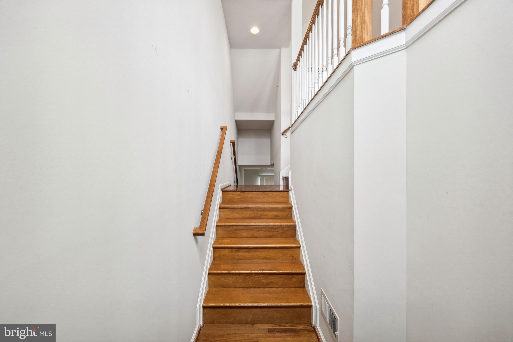 Real estate listing preview #2