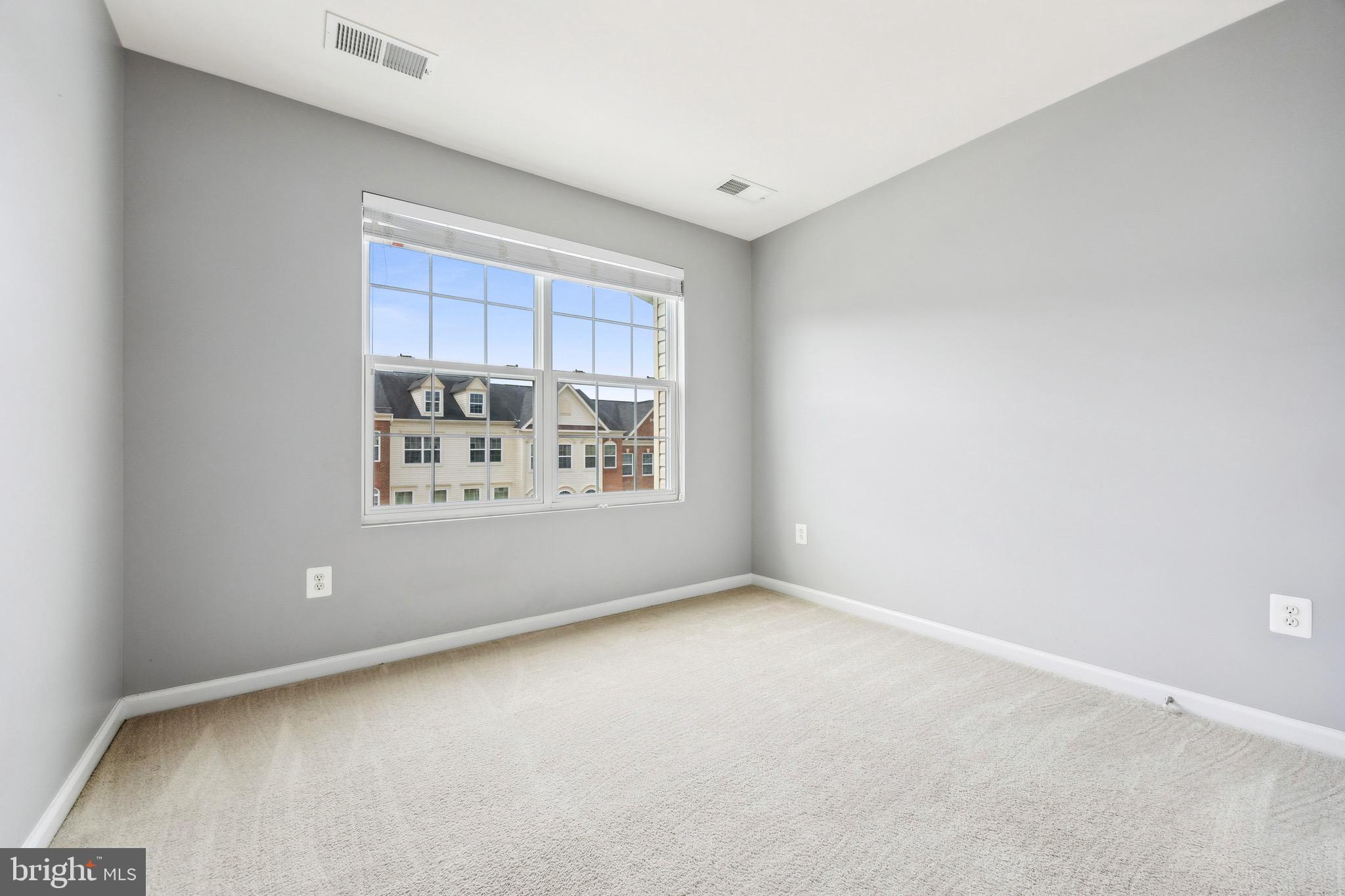 Real estate listing preview #18