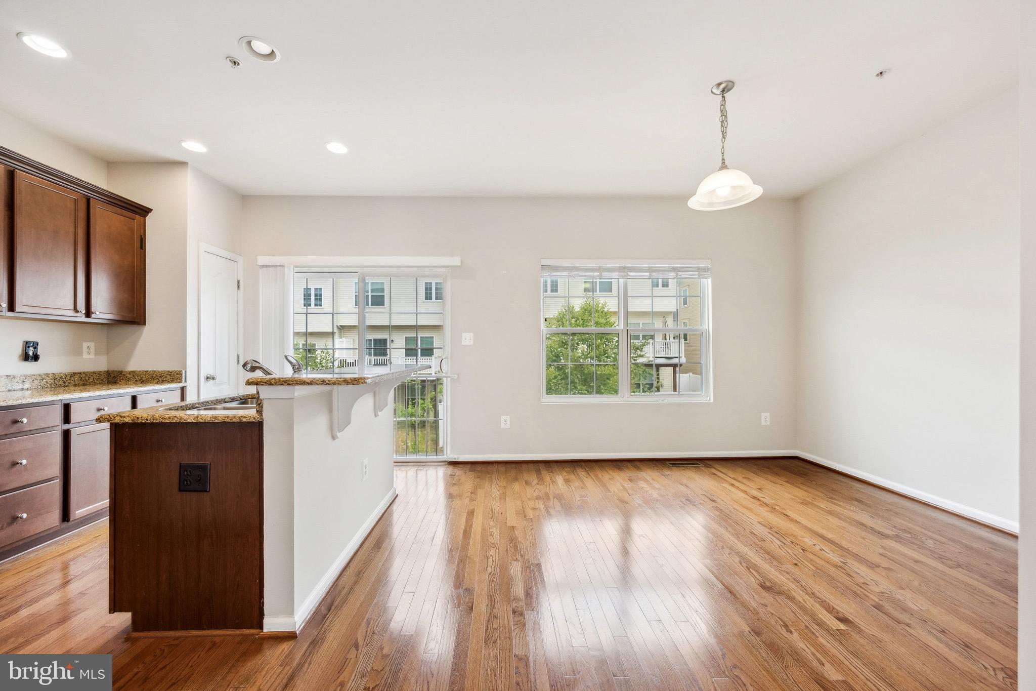 Real estate listing preview #6