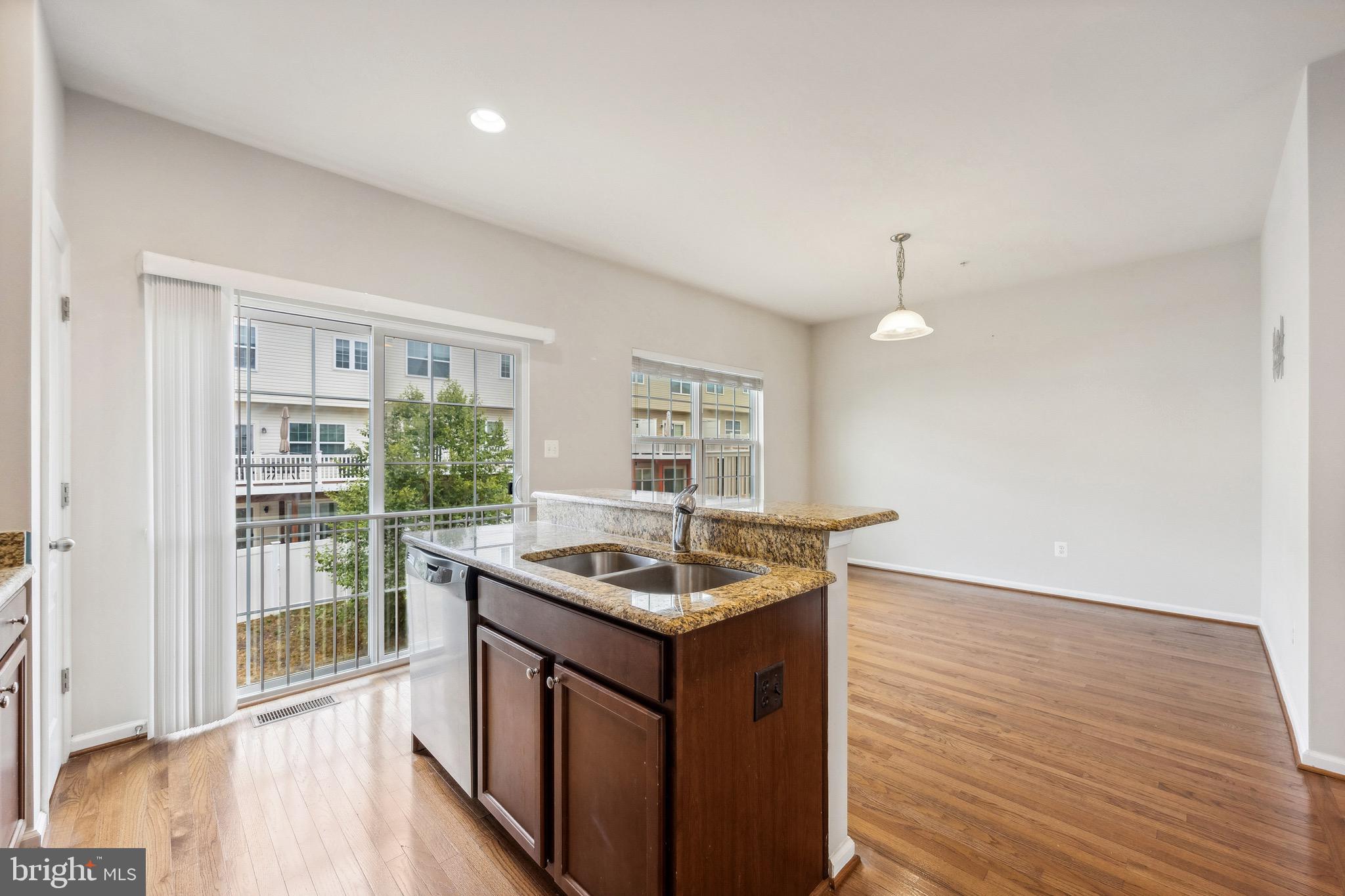 Real estate listing preview #11