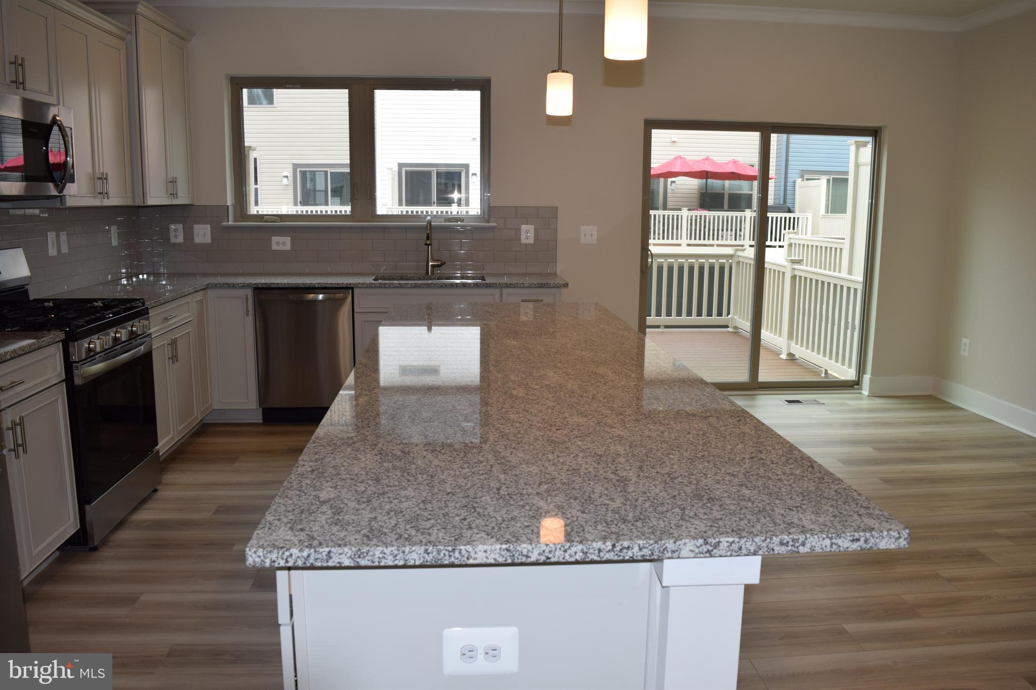 Real estate listing preview #25