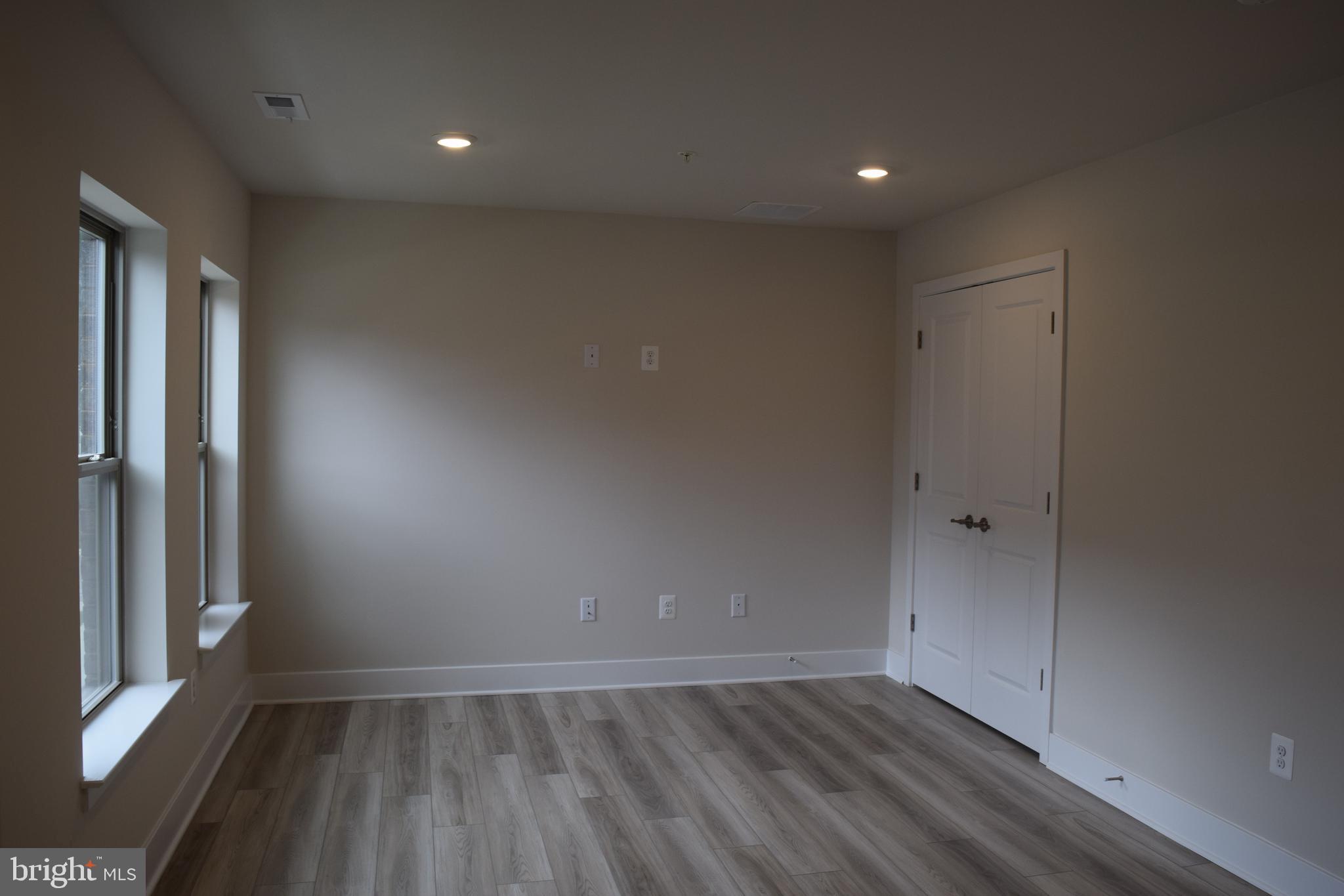 Real estate listing preview #4