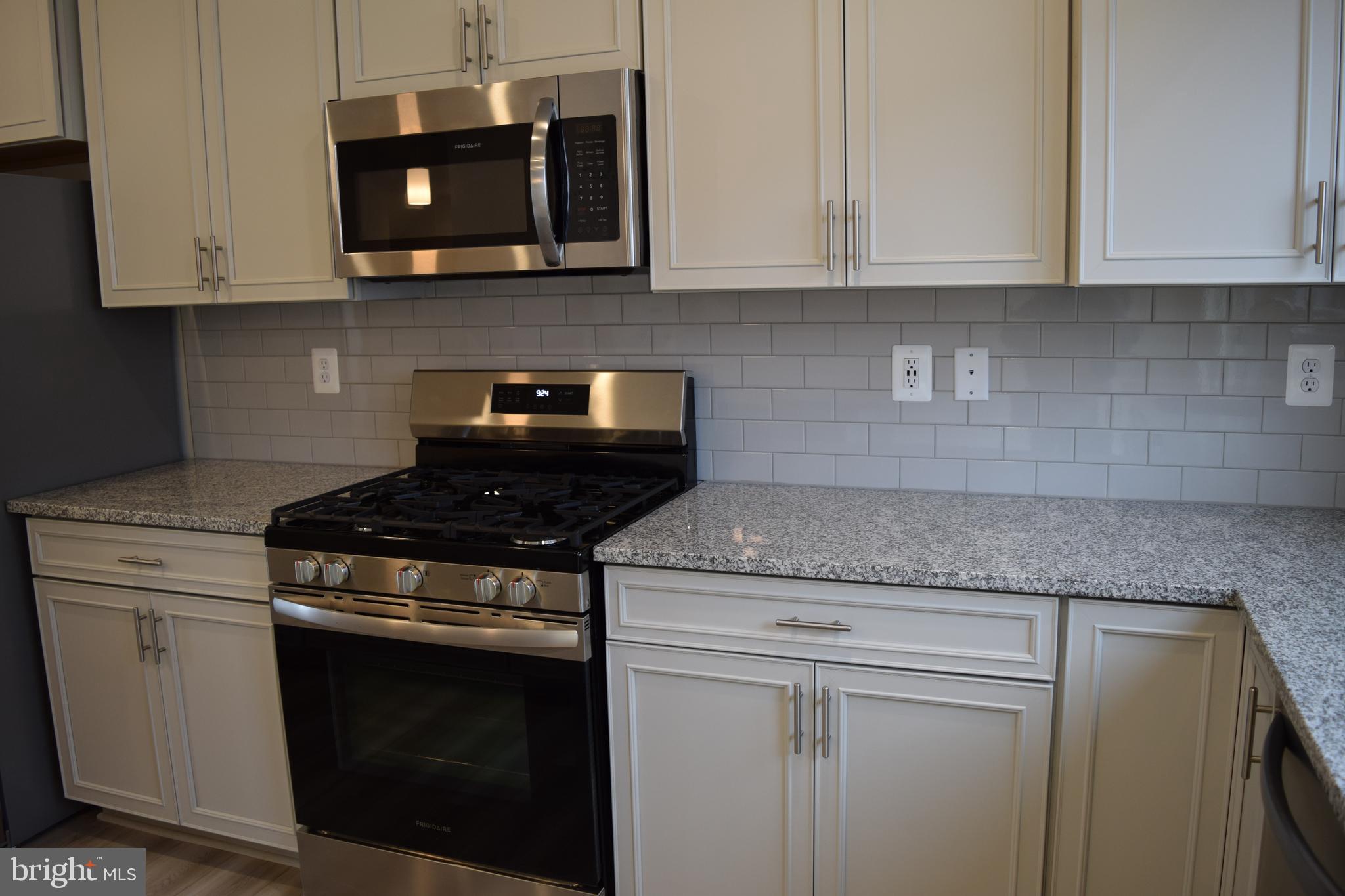 Real estate listing preview #15