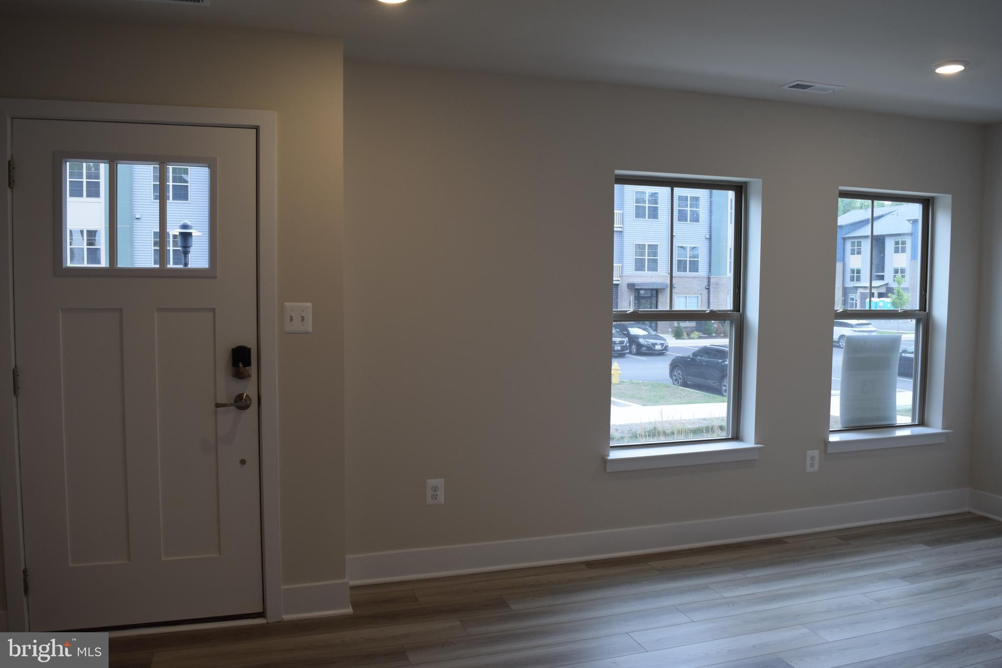 Real estate listing preview #9