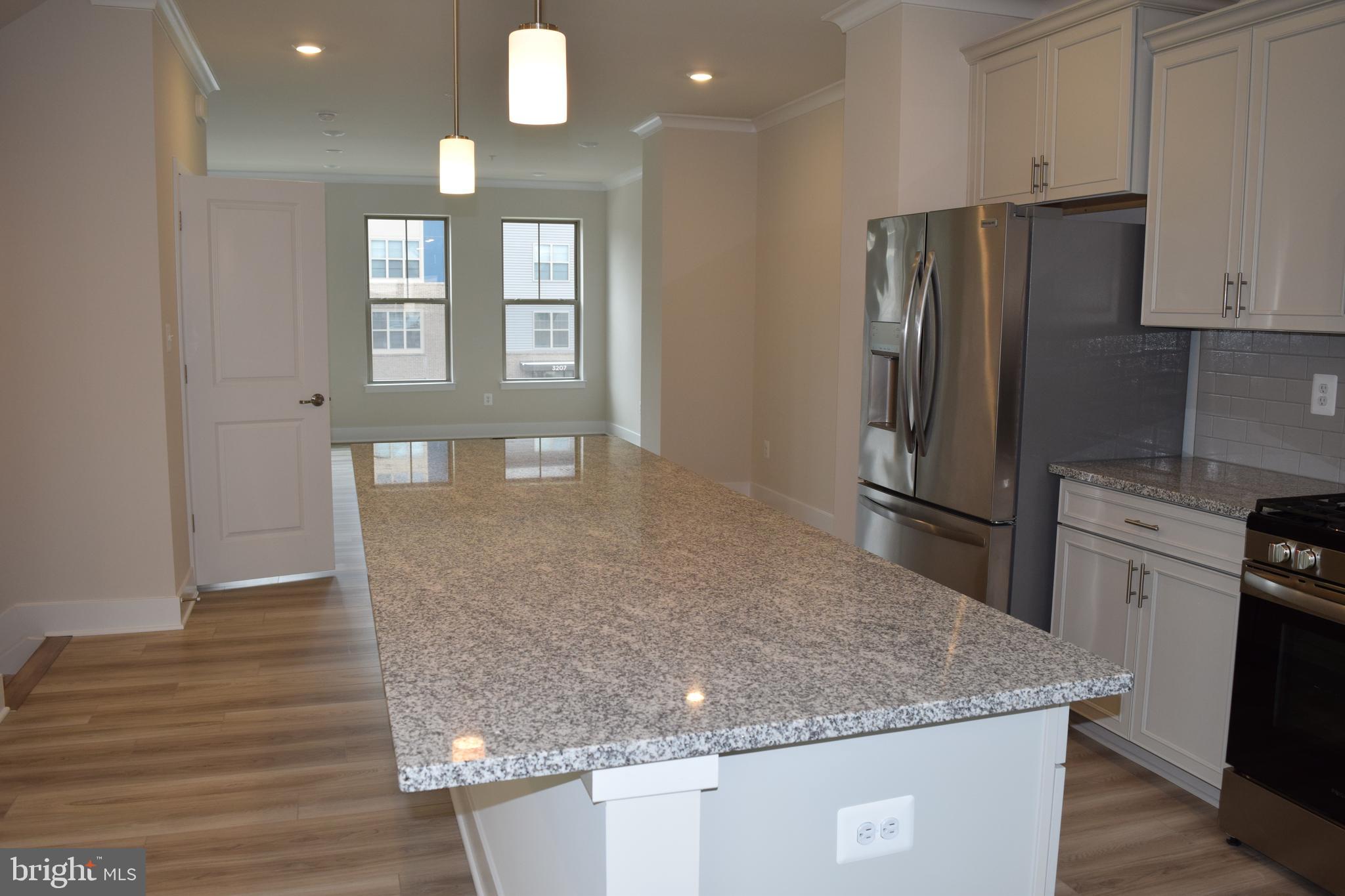 Real estate listing preview #16