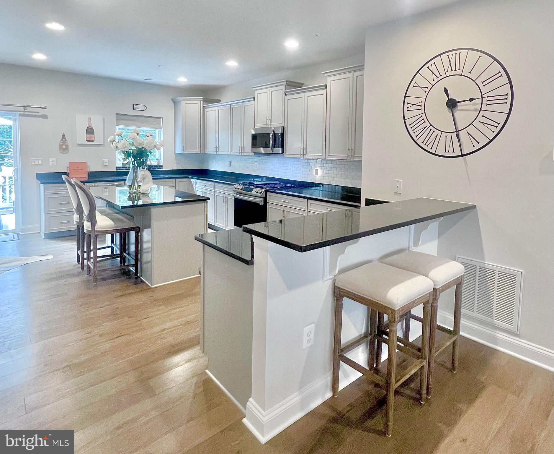 Real estate listing preview #5