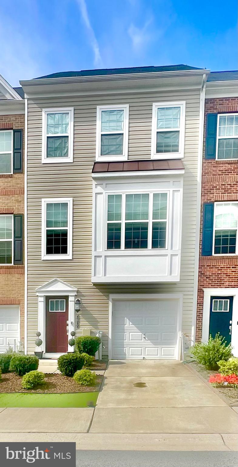 Real estate listing preview #3