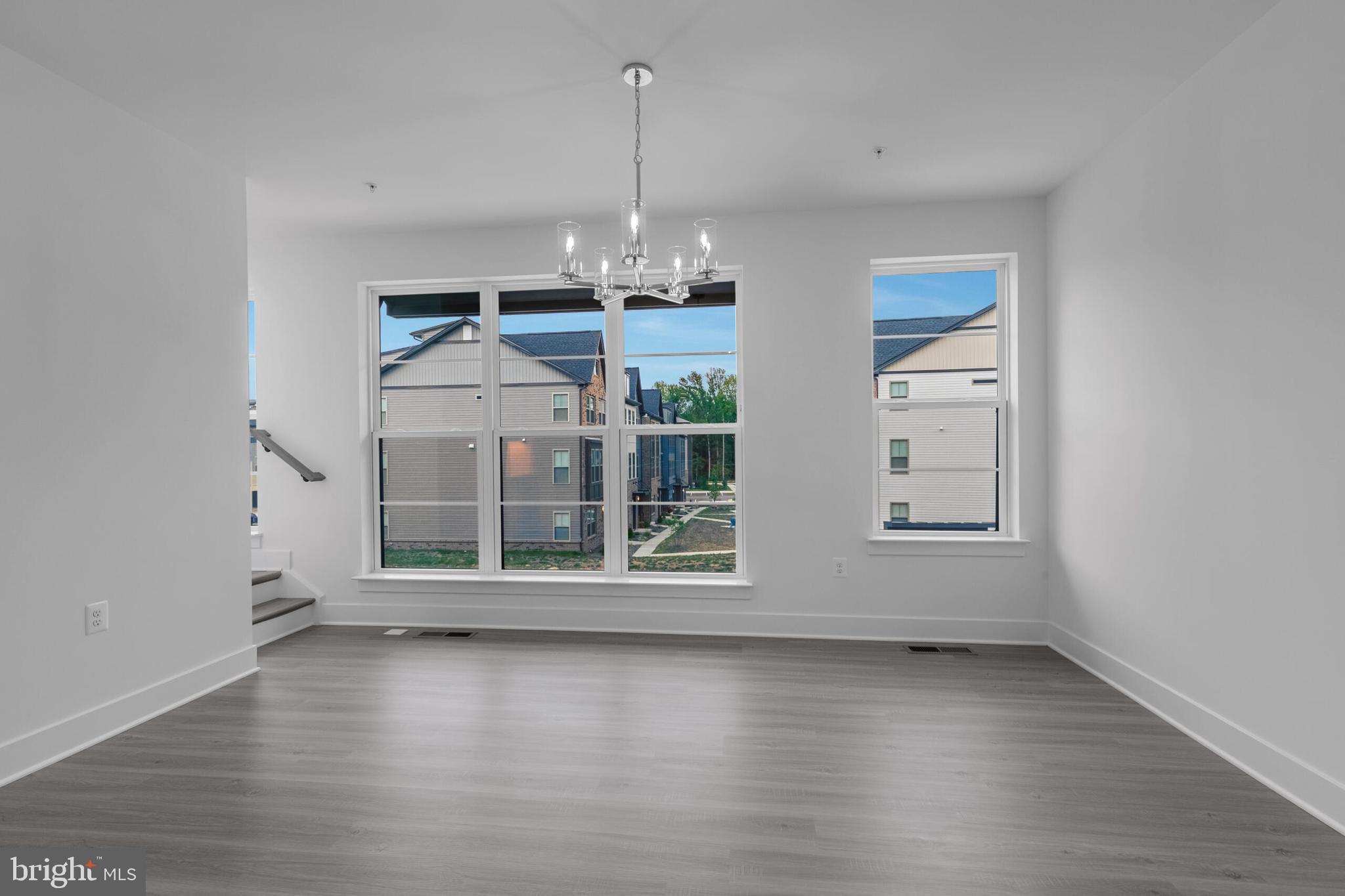 Real estate listing preview #24