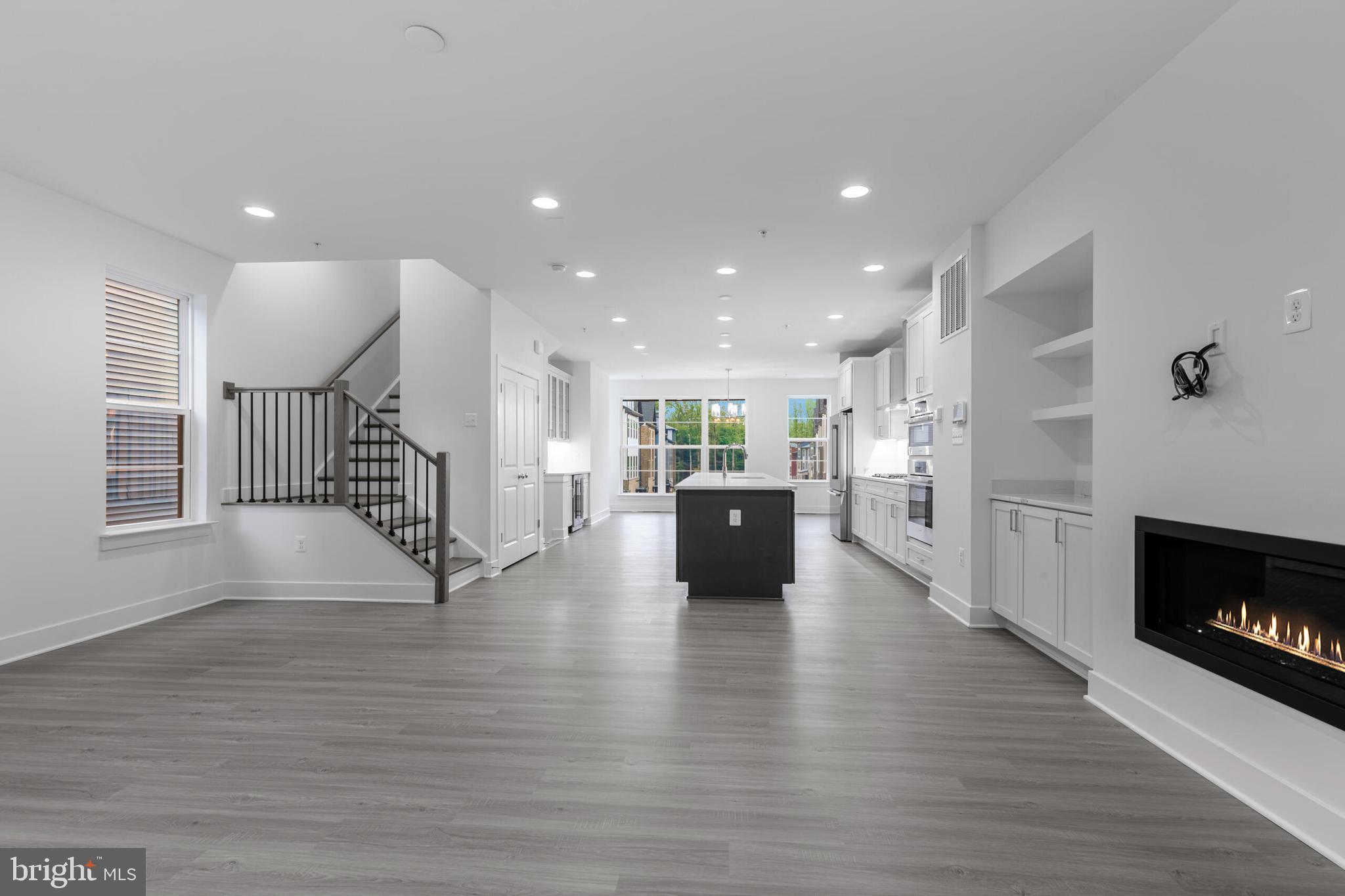 Real estate listing preview #25