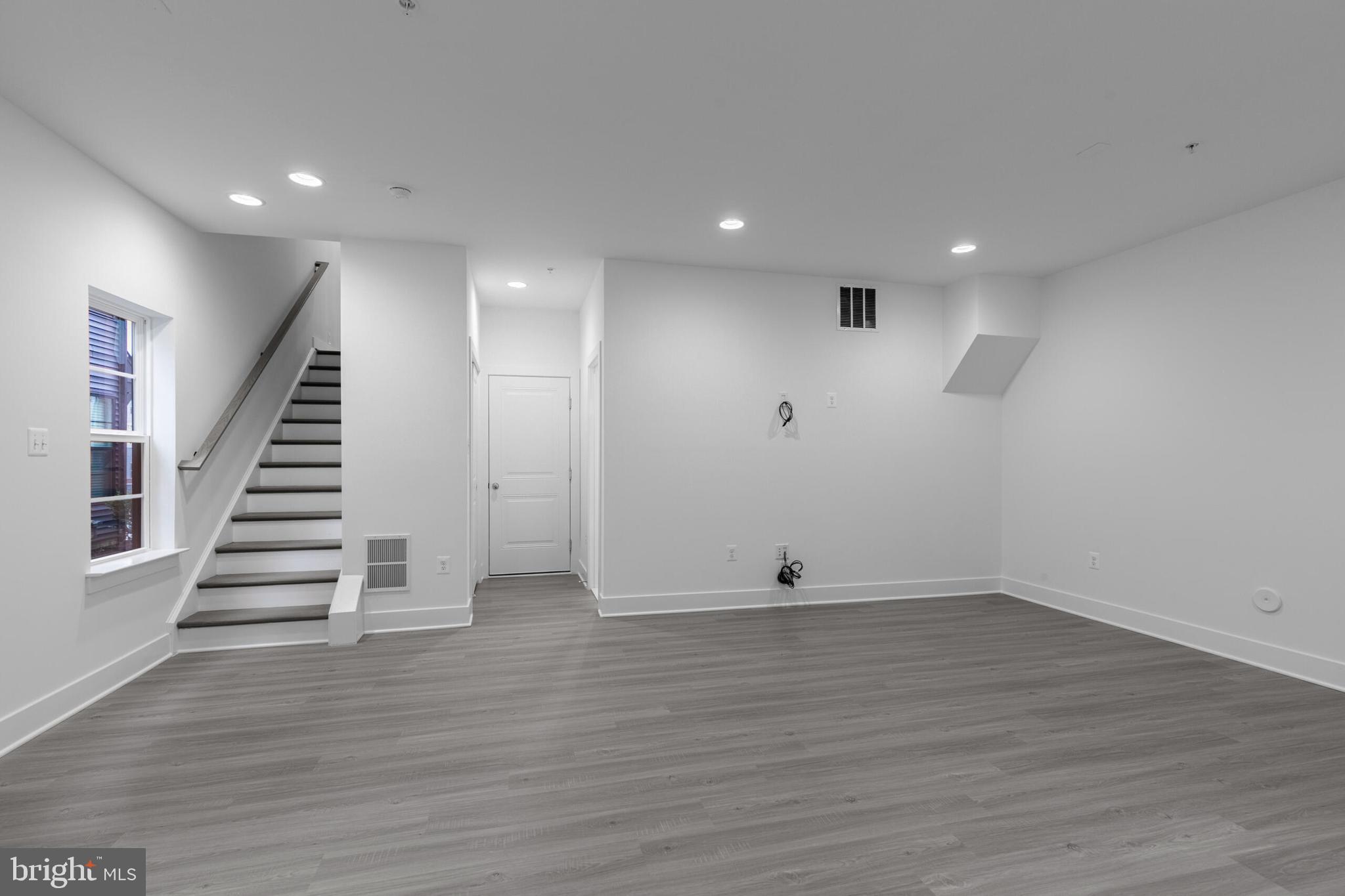 Real estate listing preview #53