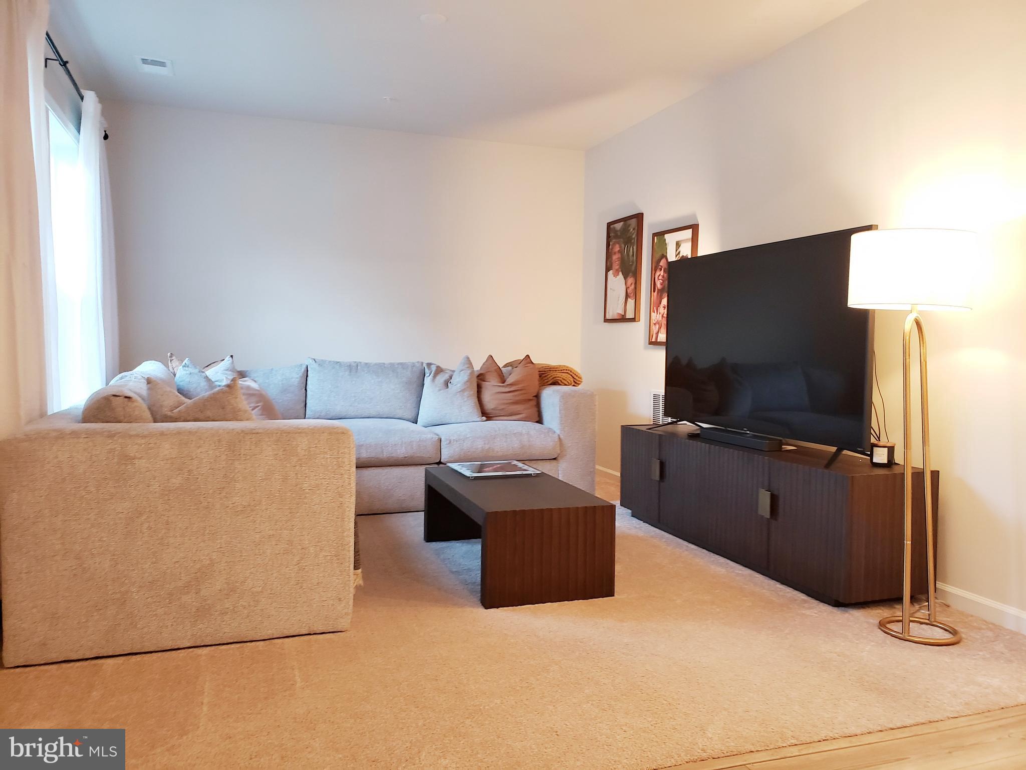 Real estate listing preview #2