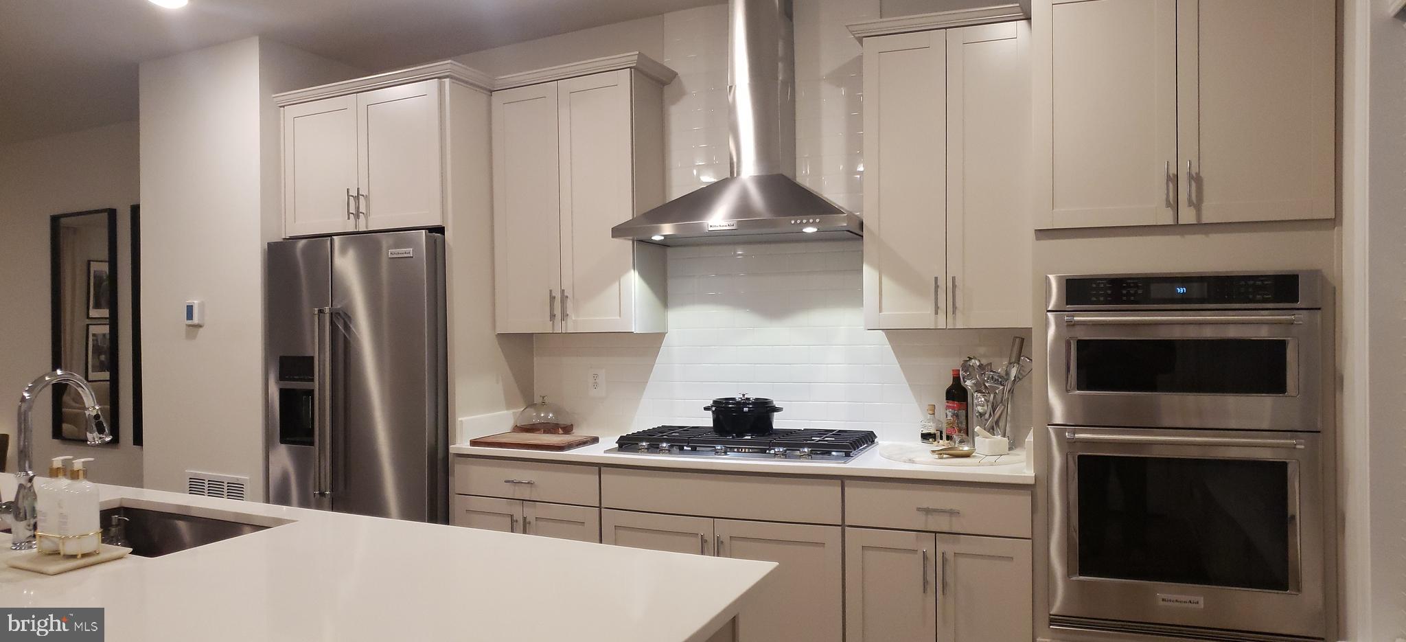 Real estate listing preview #11