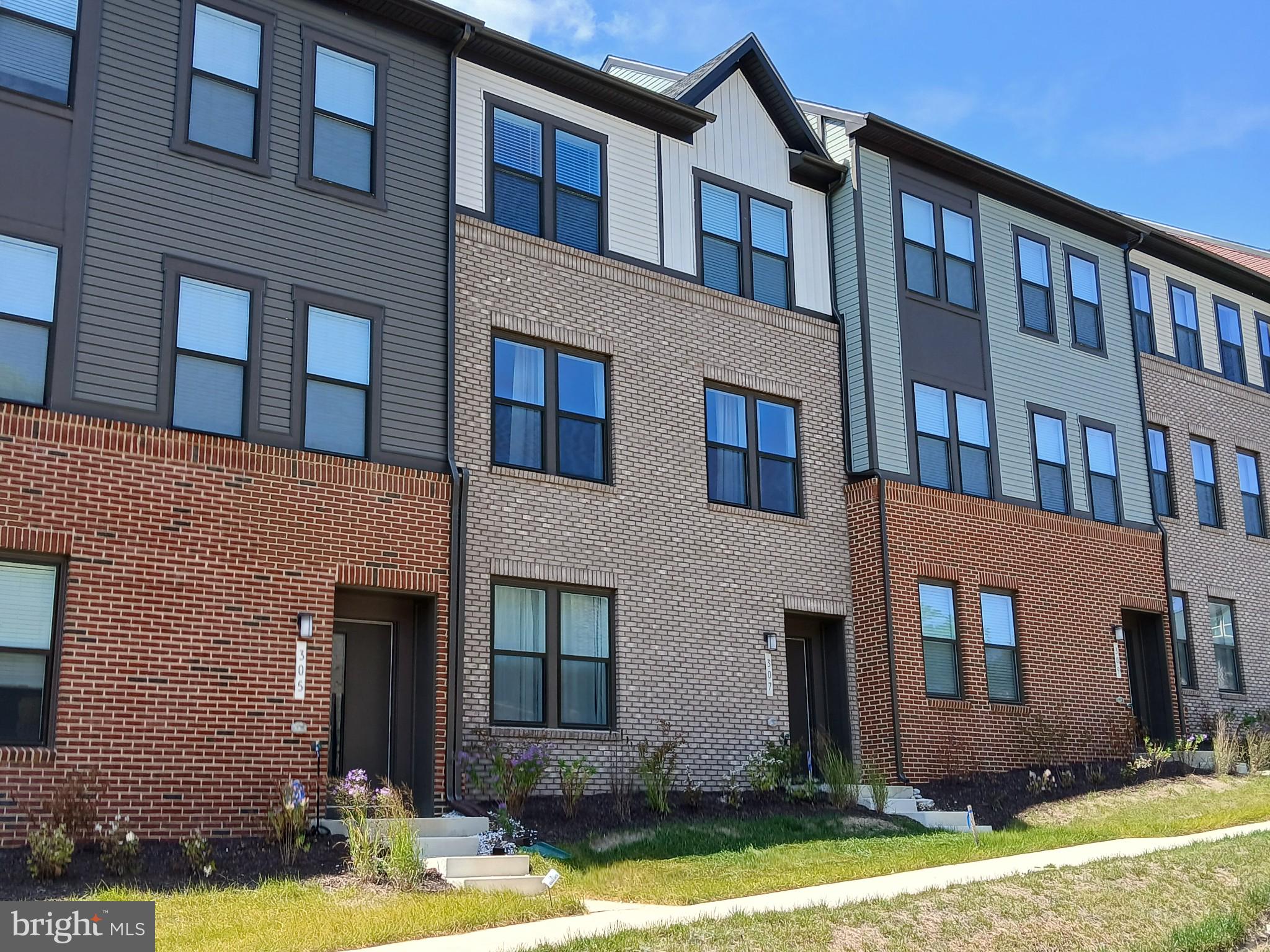 Real estate listing preview #1