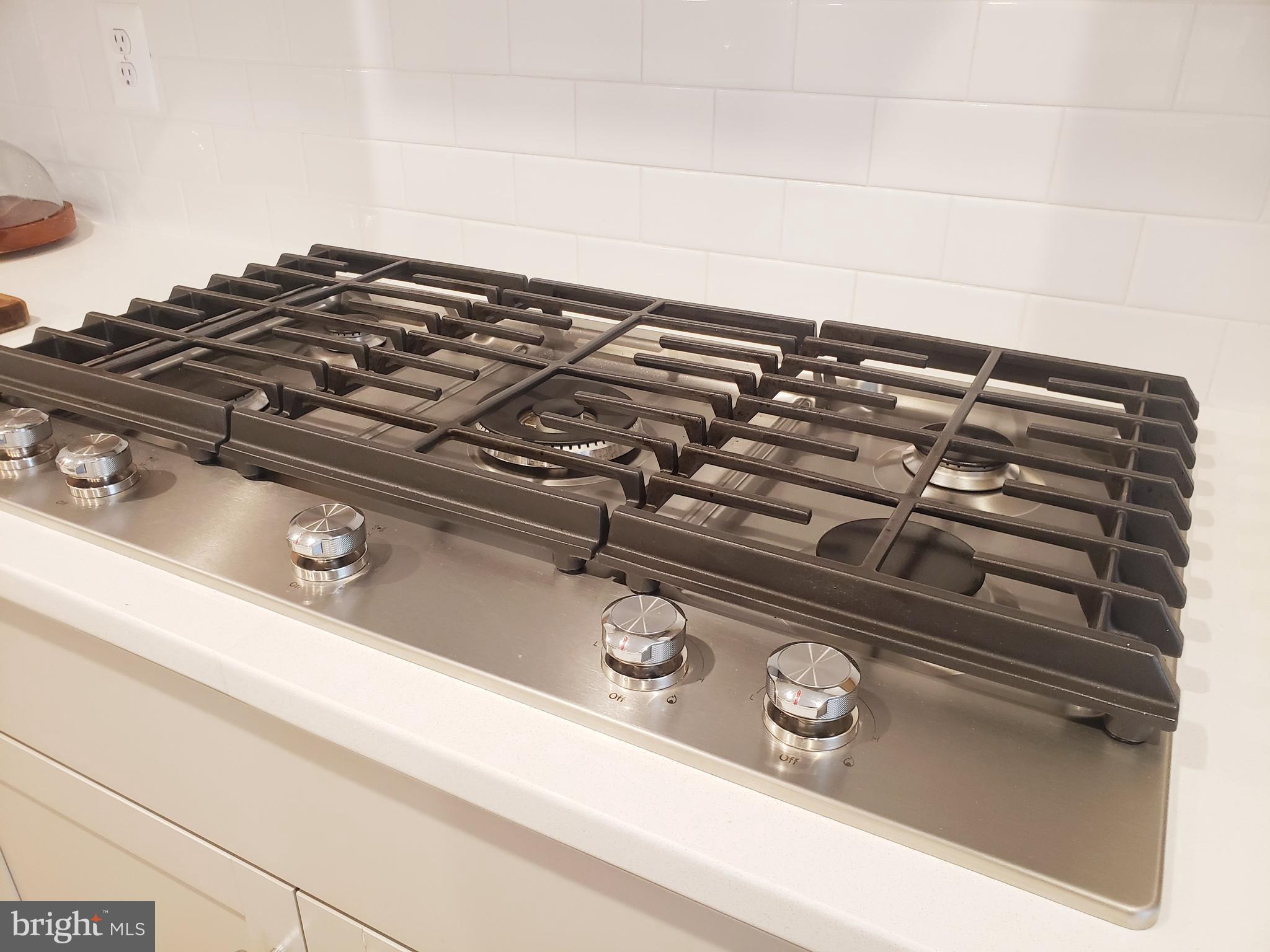 Real estate listing preview #12