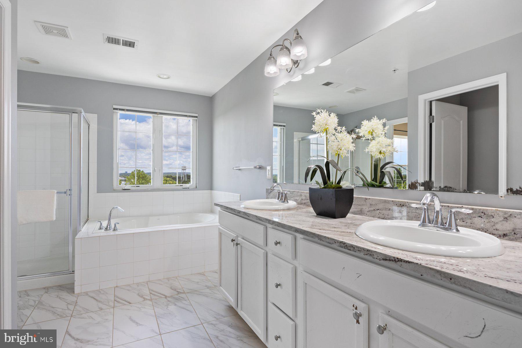 Real estate listing preview #16