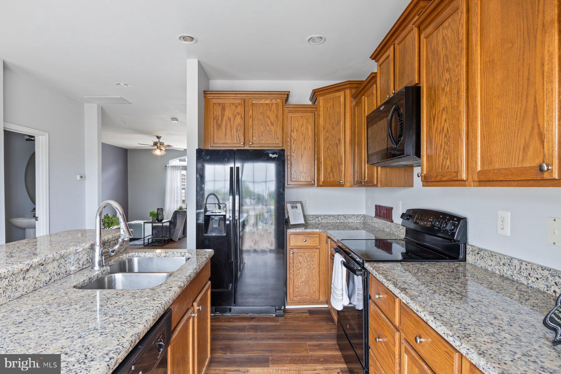 Real estate listing preview #8