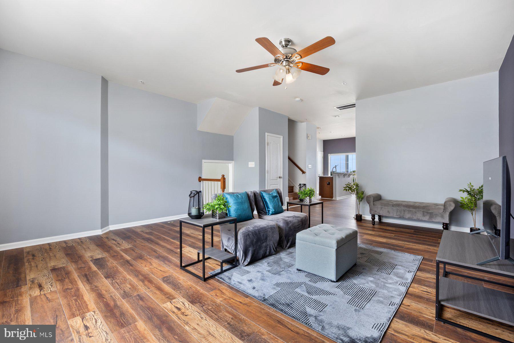 Real estate listing preview #3