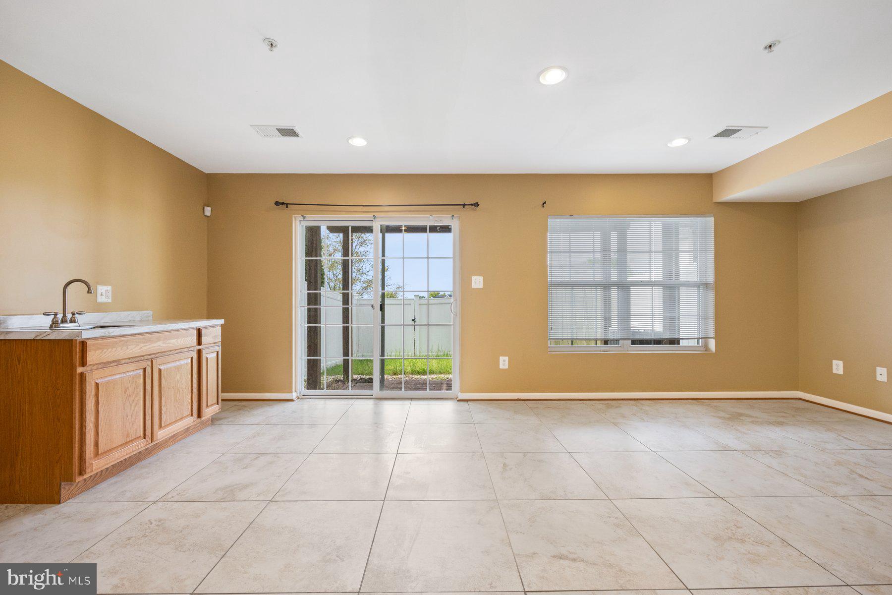 Real estate listing preview #24