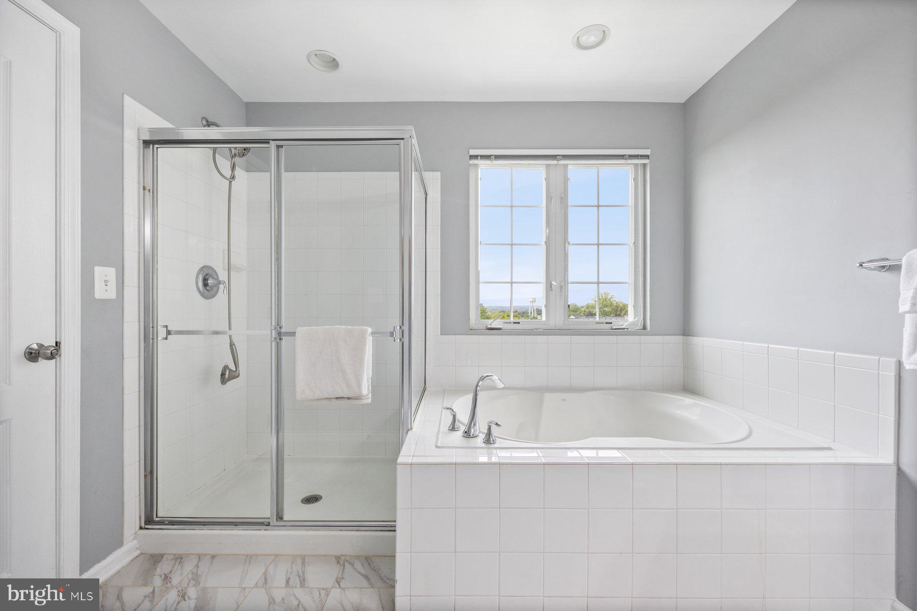 Real estate listing preview #14