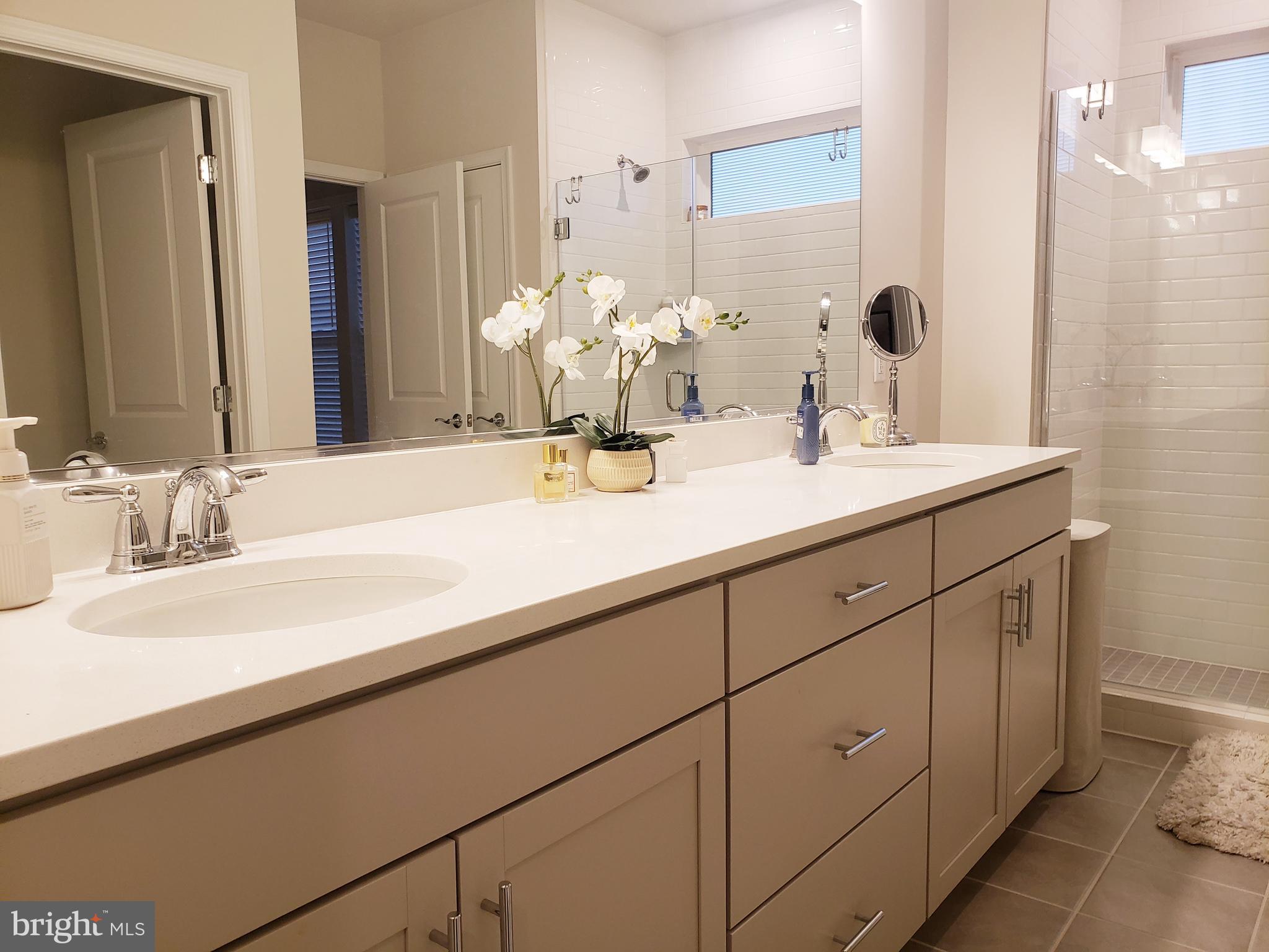 Real estate listing preview #16