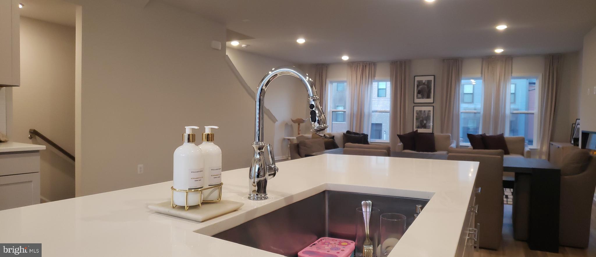 Real estate listing preview #13