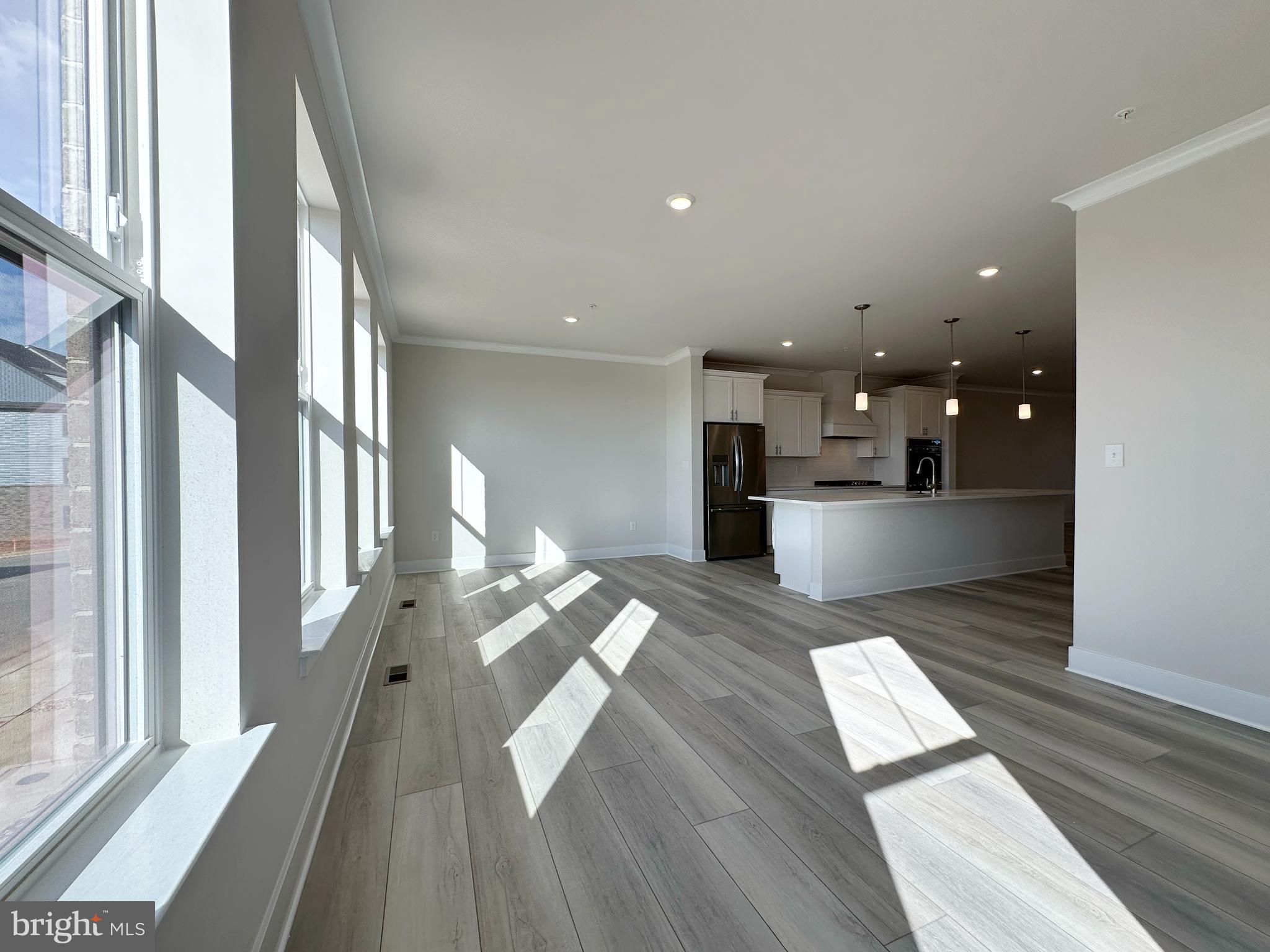 Real estate listing preview #14