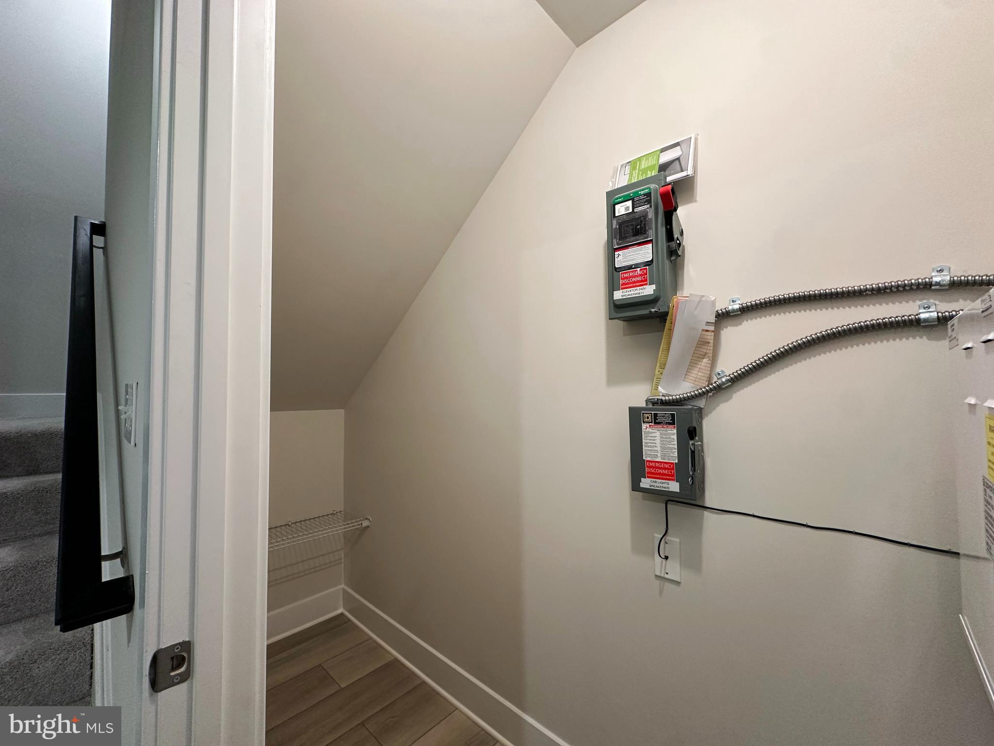 Real estate listing preview #8