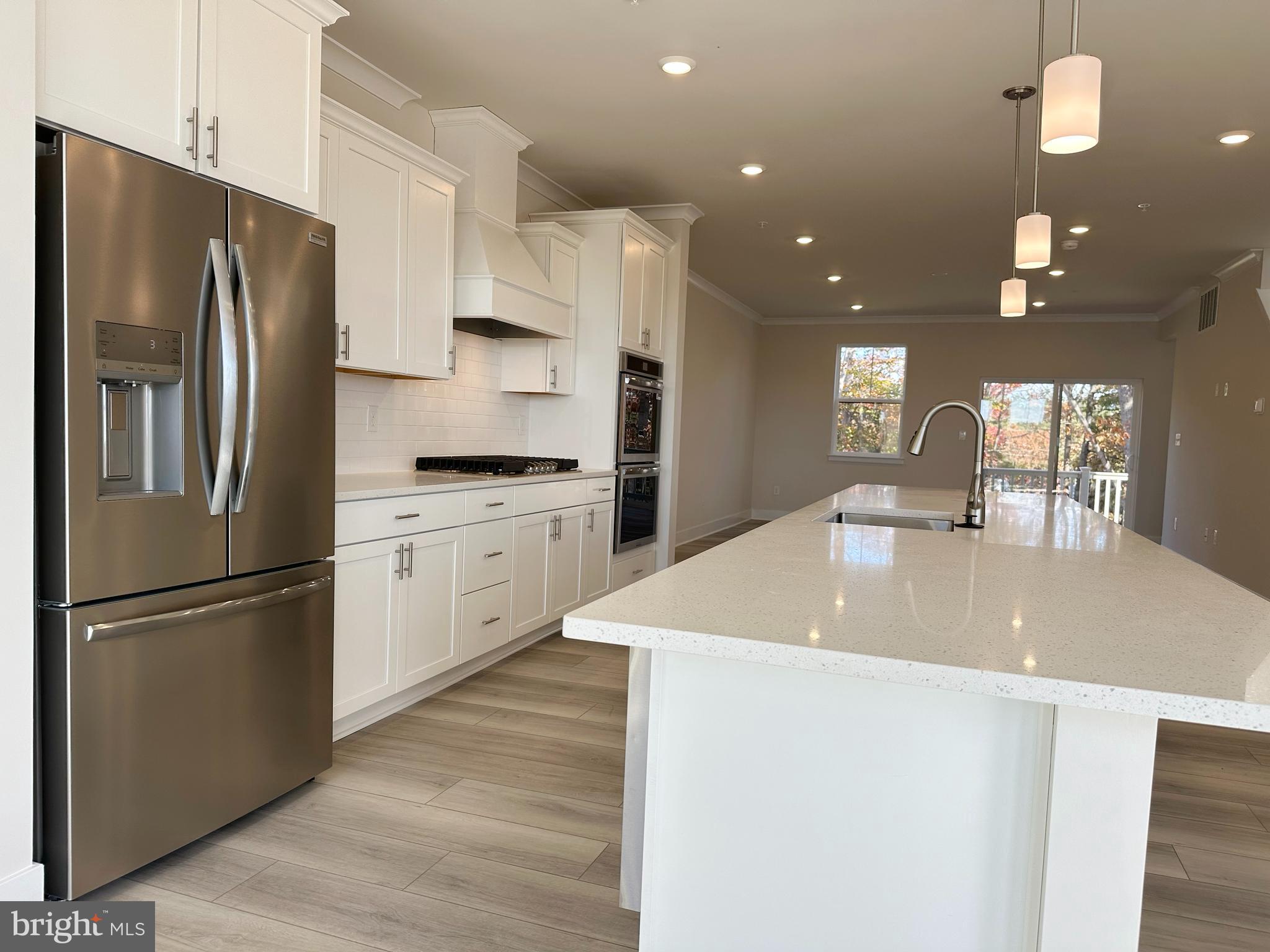 Real estate listing preview #12