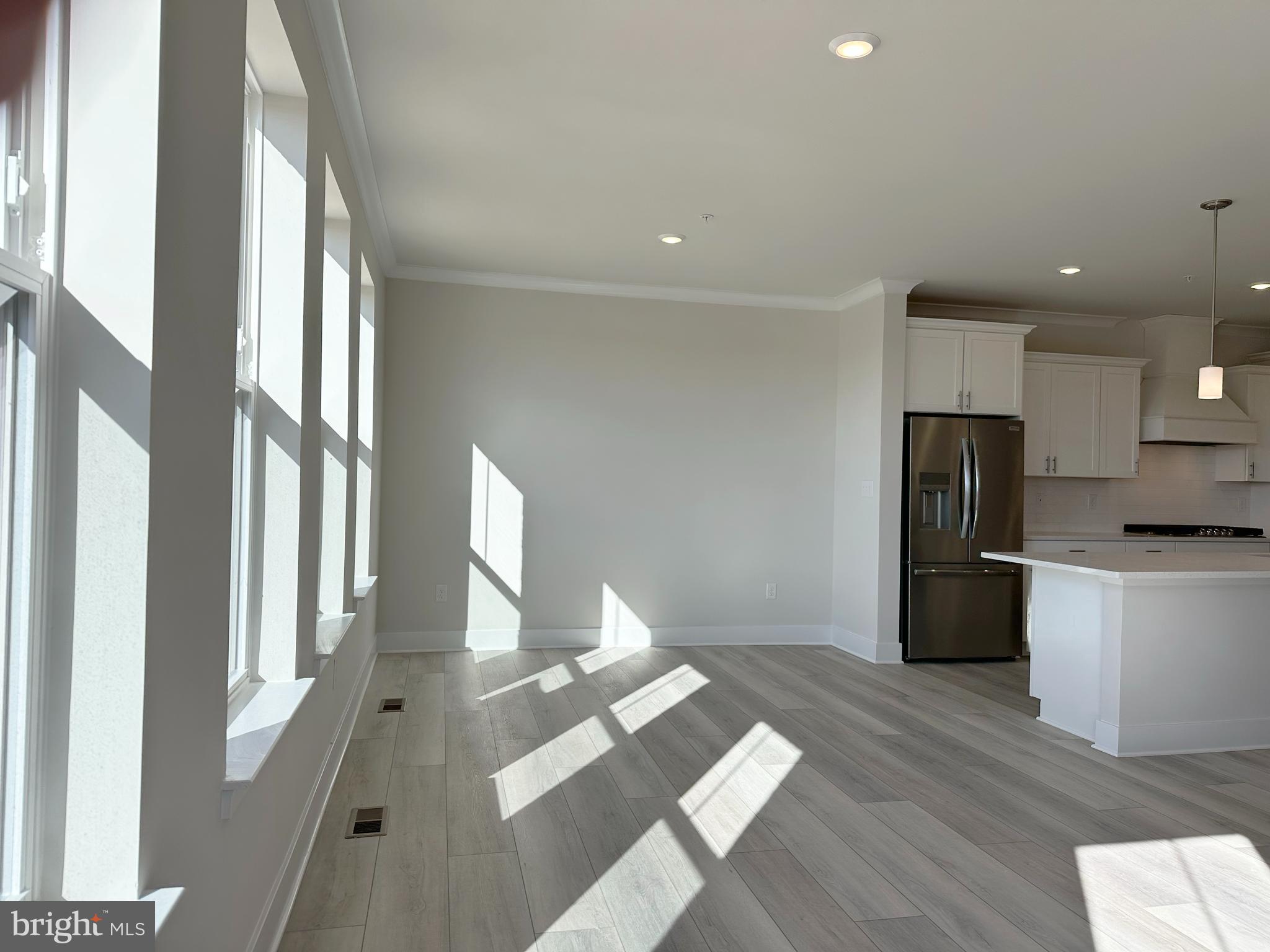 Real estate listing preview #13