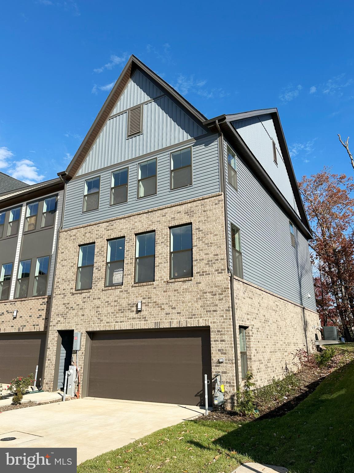 Real estate listing preview #2