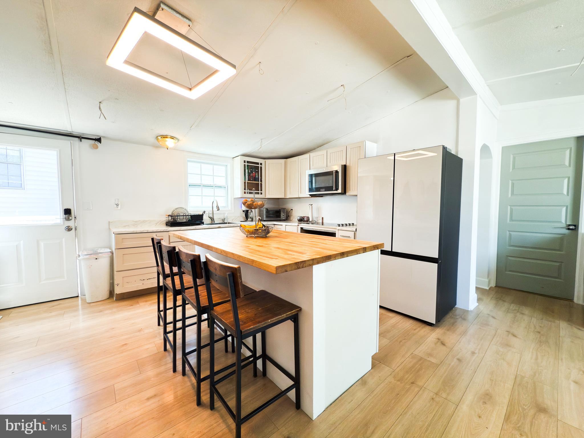 Real estate listing preview #4