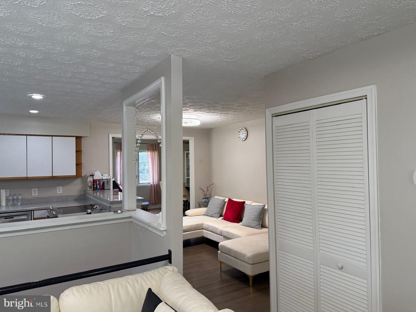 Real estate listing preview #6