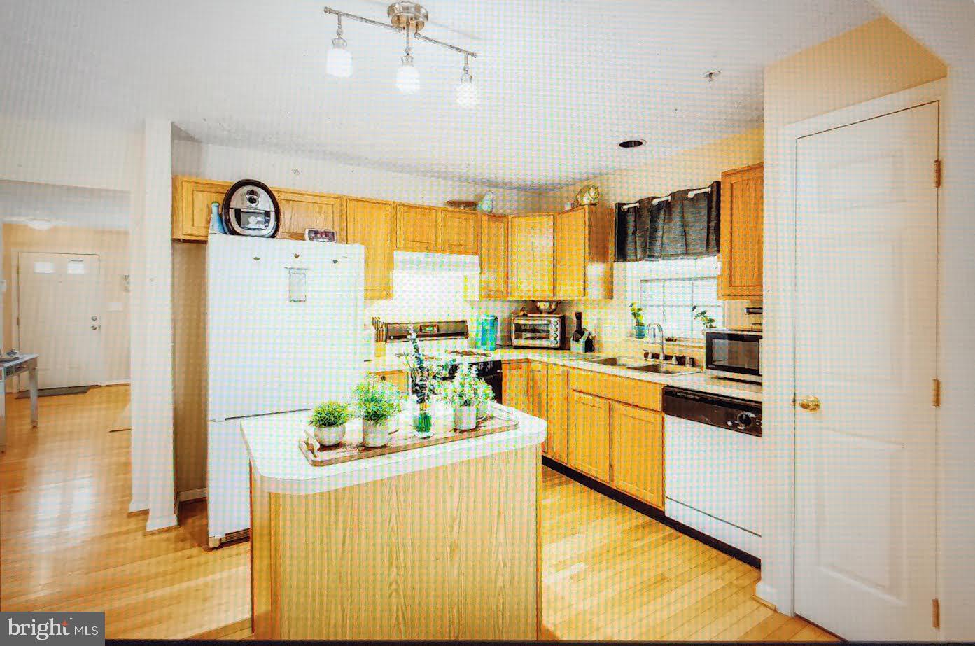 Real estate listing preview #15