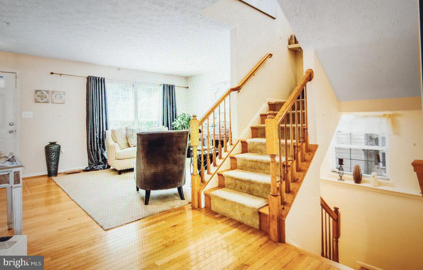 Real estate listing preview #8