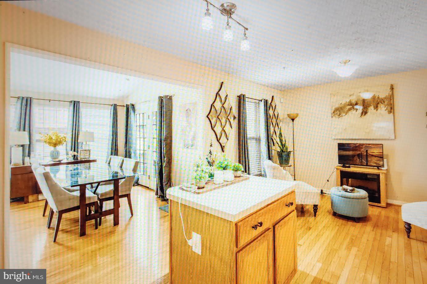 Real estate listing preview #12