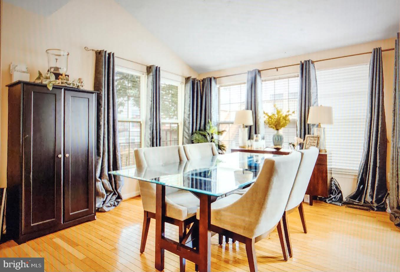 Real estate listing preview #18