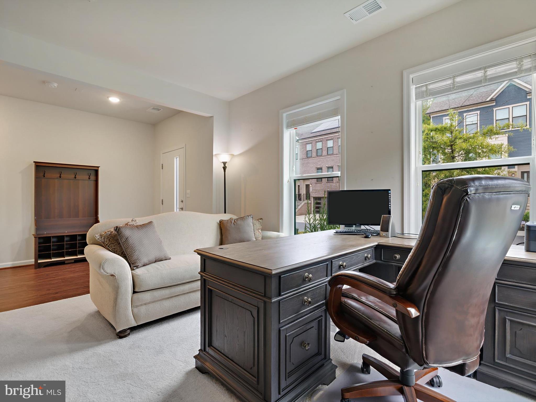 Real estate listing preview #8