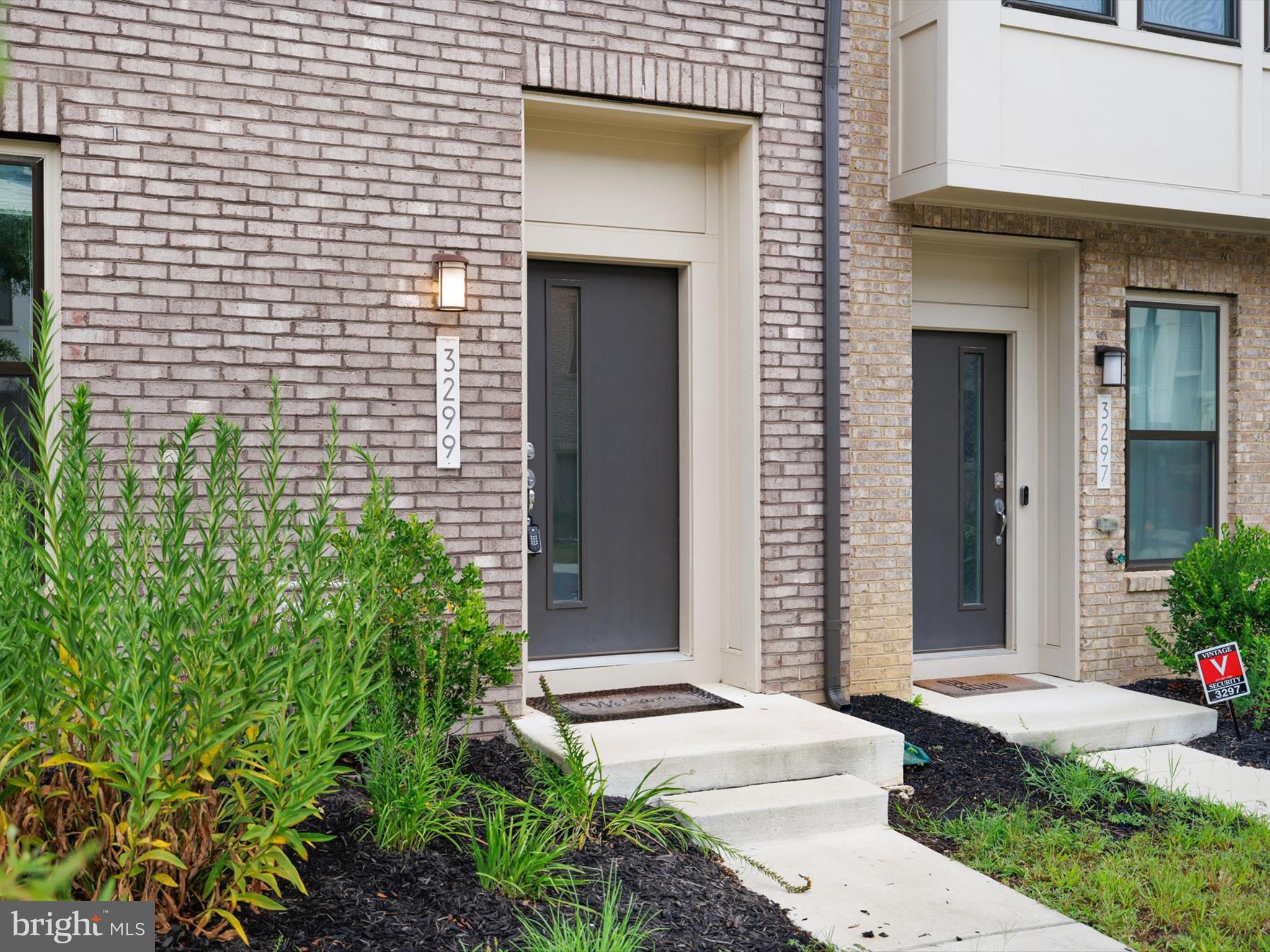 Real estate listing preview #5