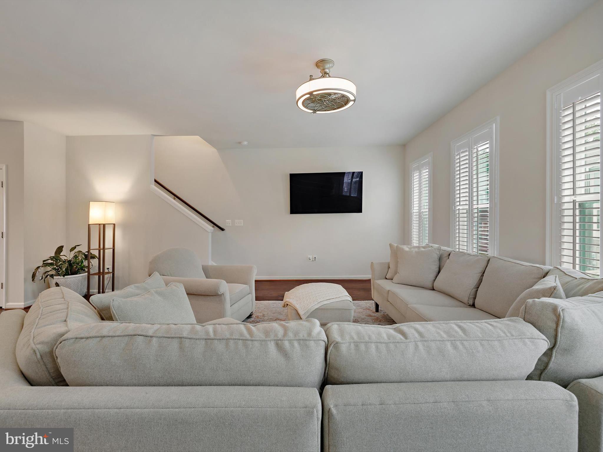 Real estate listing preview #10