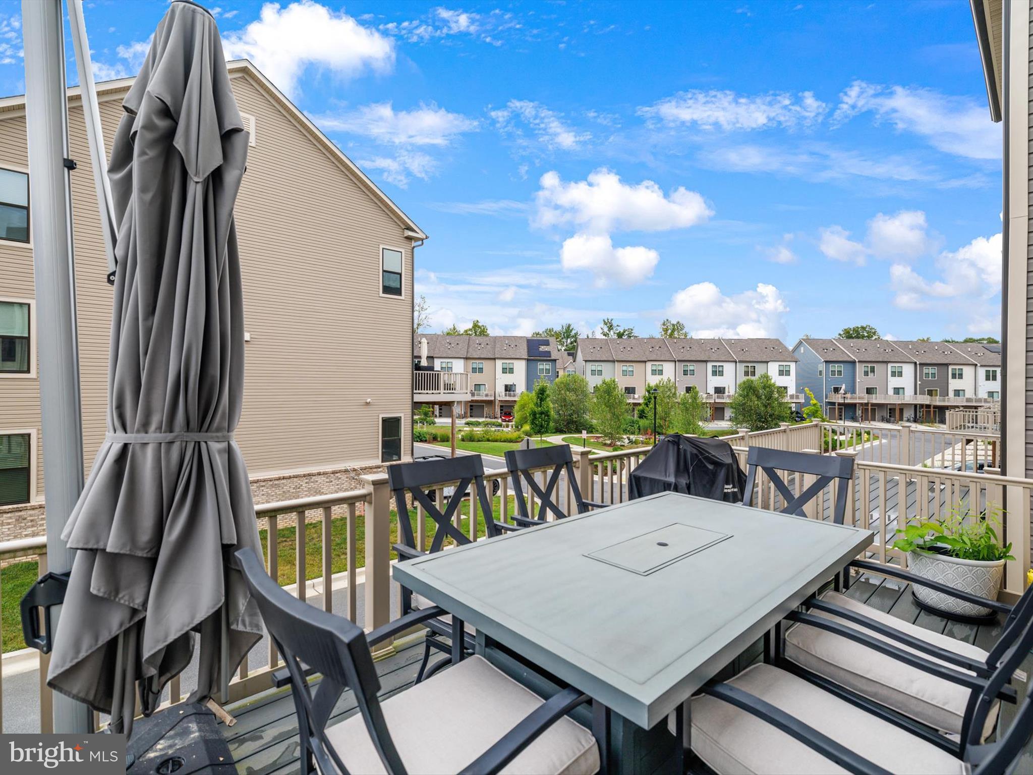 Real estate listing preview #32