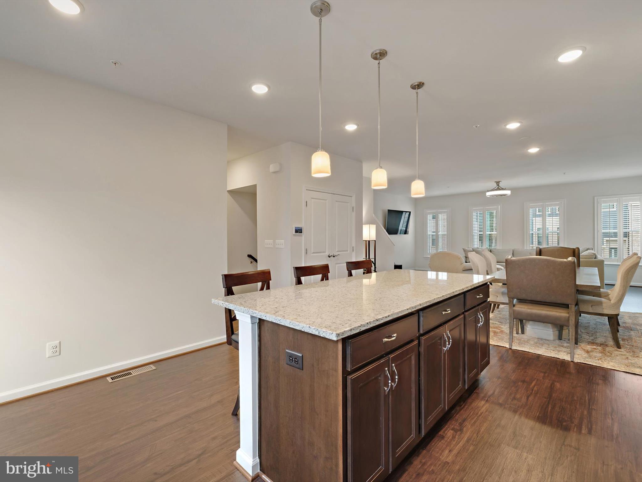 Real estate listing preview #18