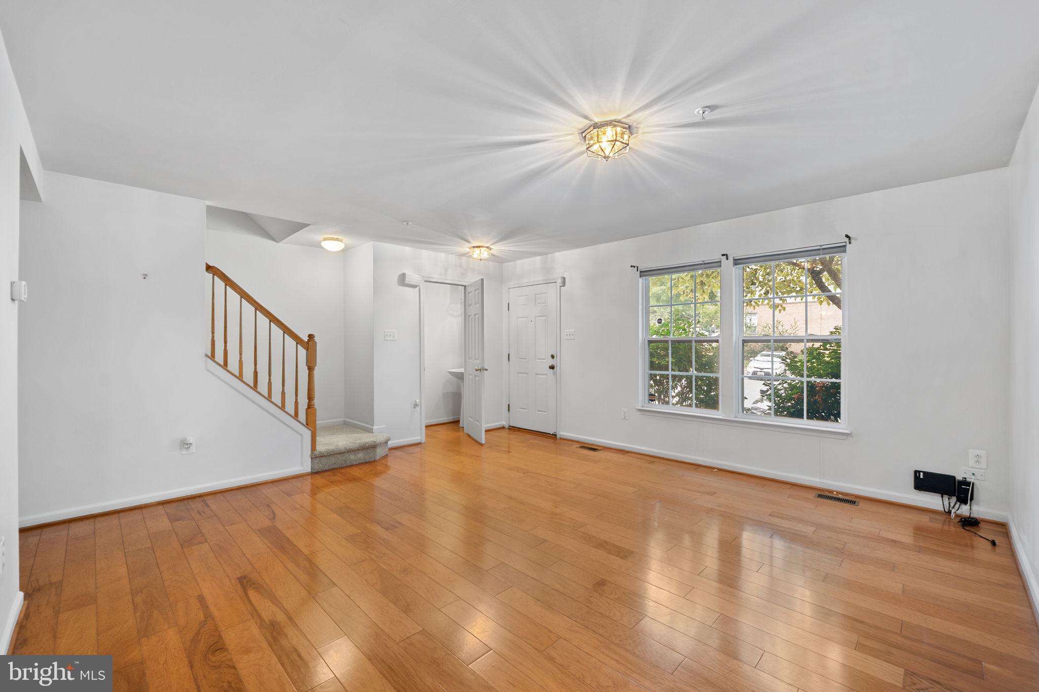 Real estate listing preview #2