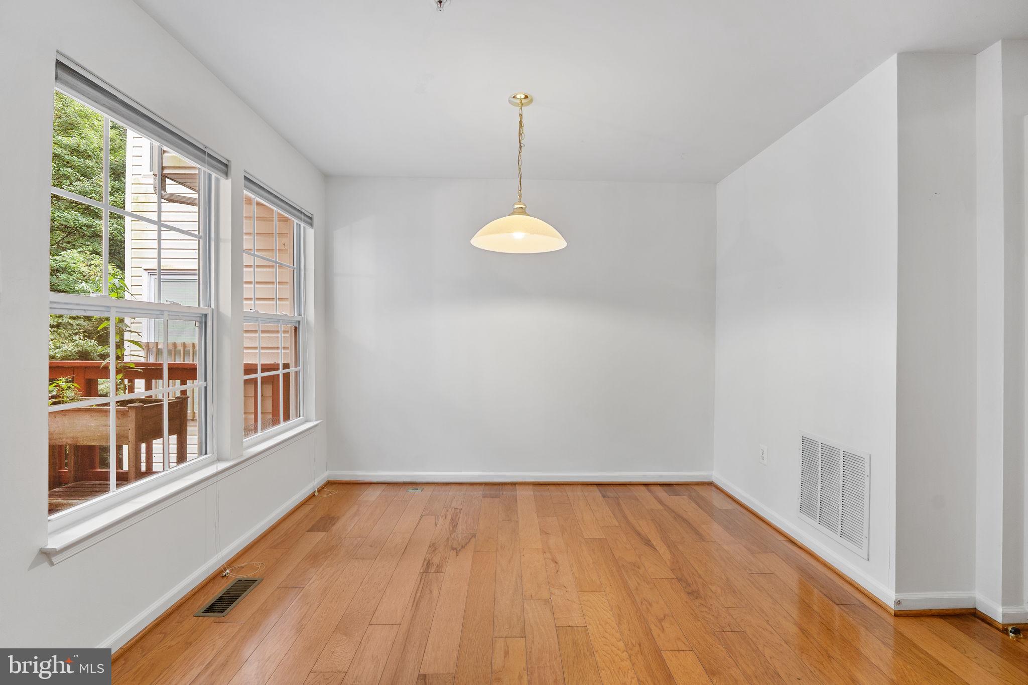 Real estate listing preview #11