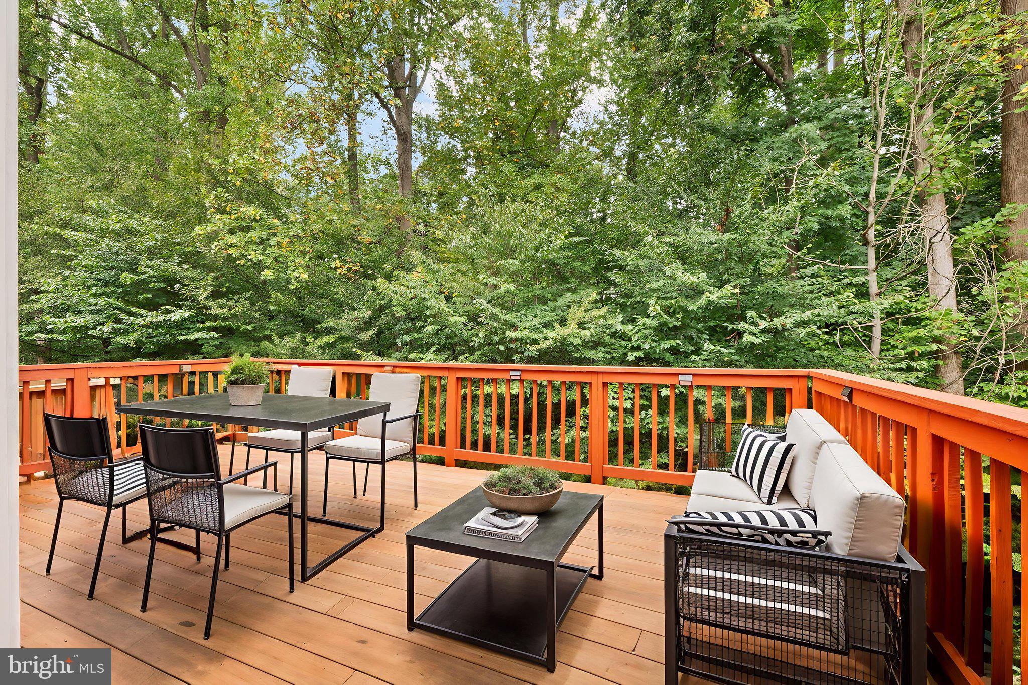 Real estate listing preview #16