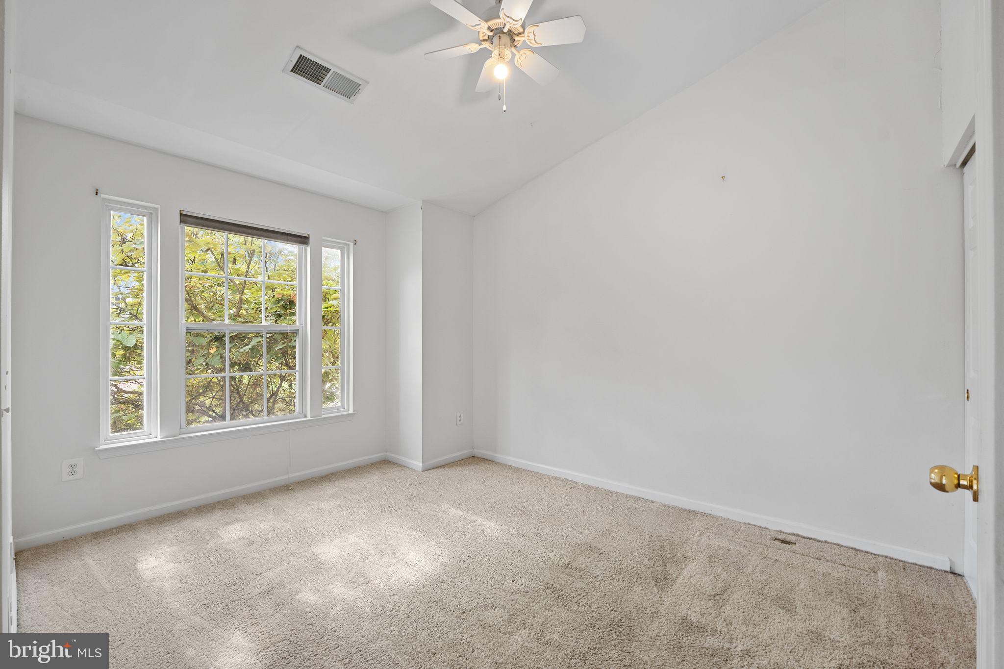 Real estate listing preview #24