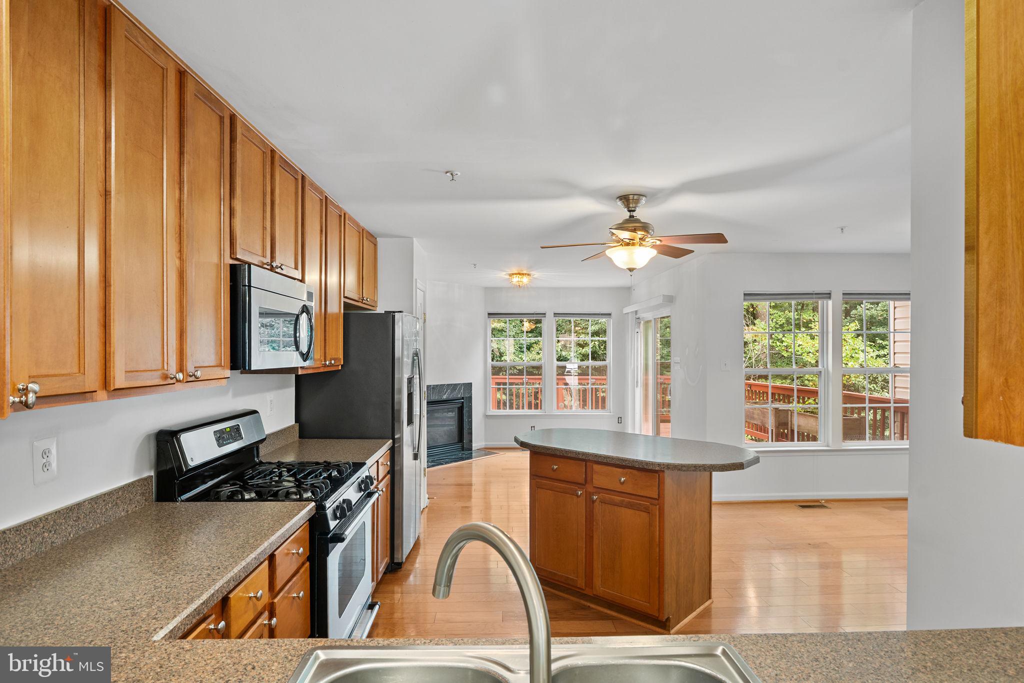 Real estate listing preview #6