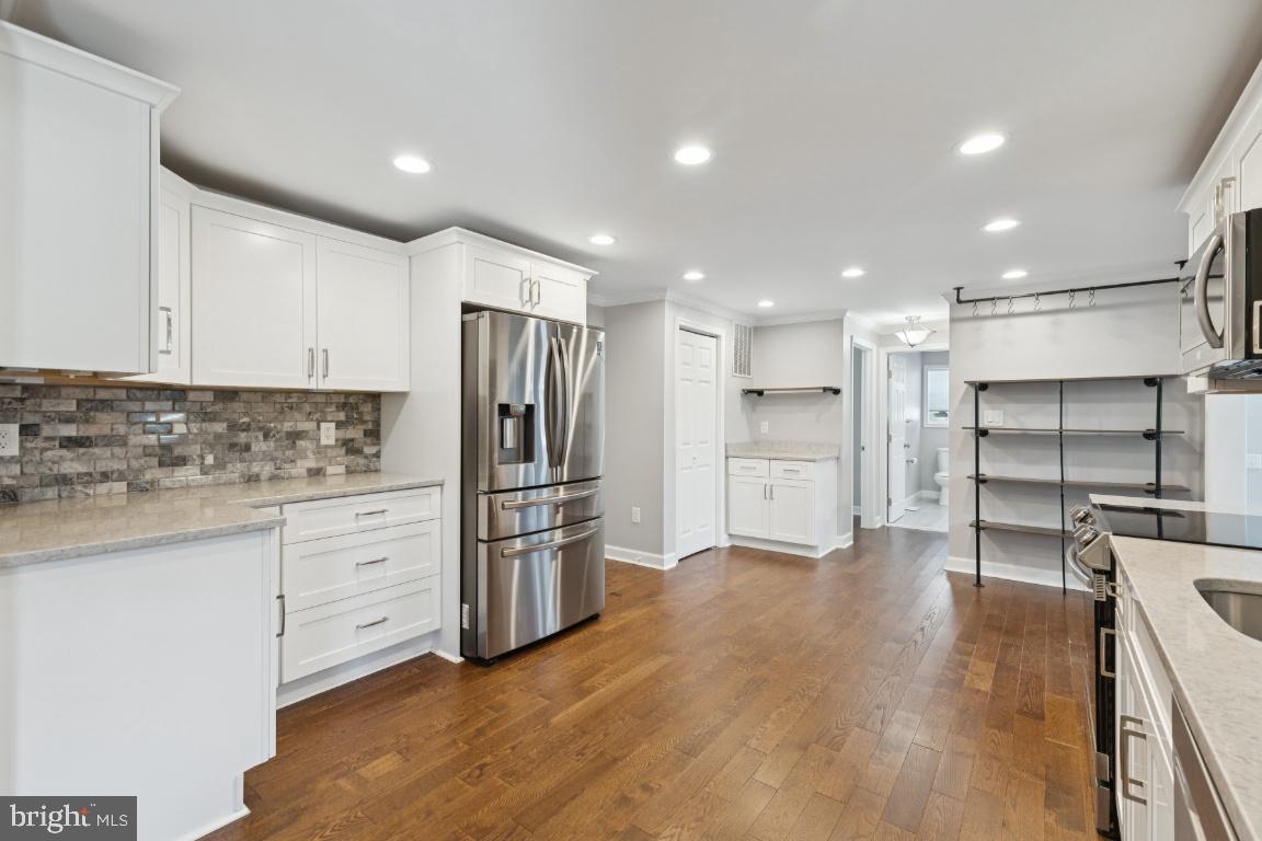 Real estate listing preview #11